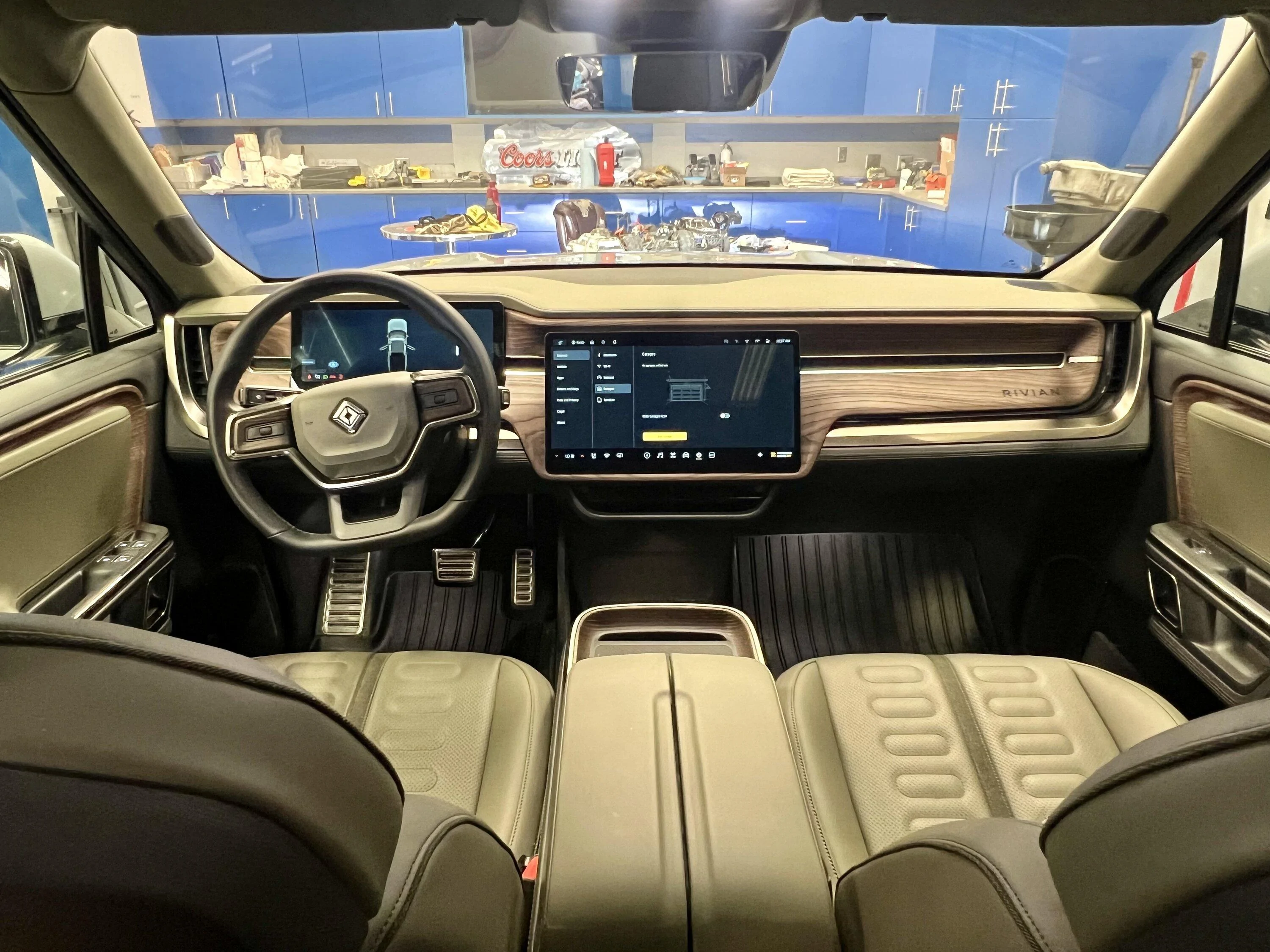 Rivian R1T R1S 2022 Rivian R1T. Adventure. 69K 89998A85-FE02-405E-B542-57992446A43F