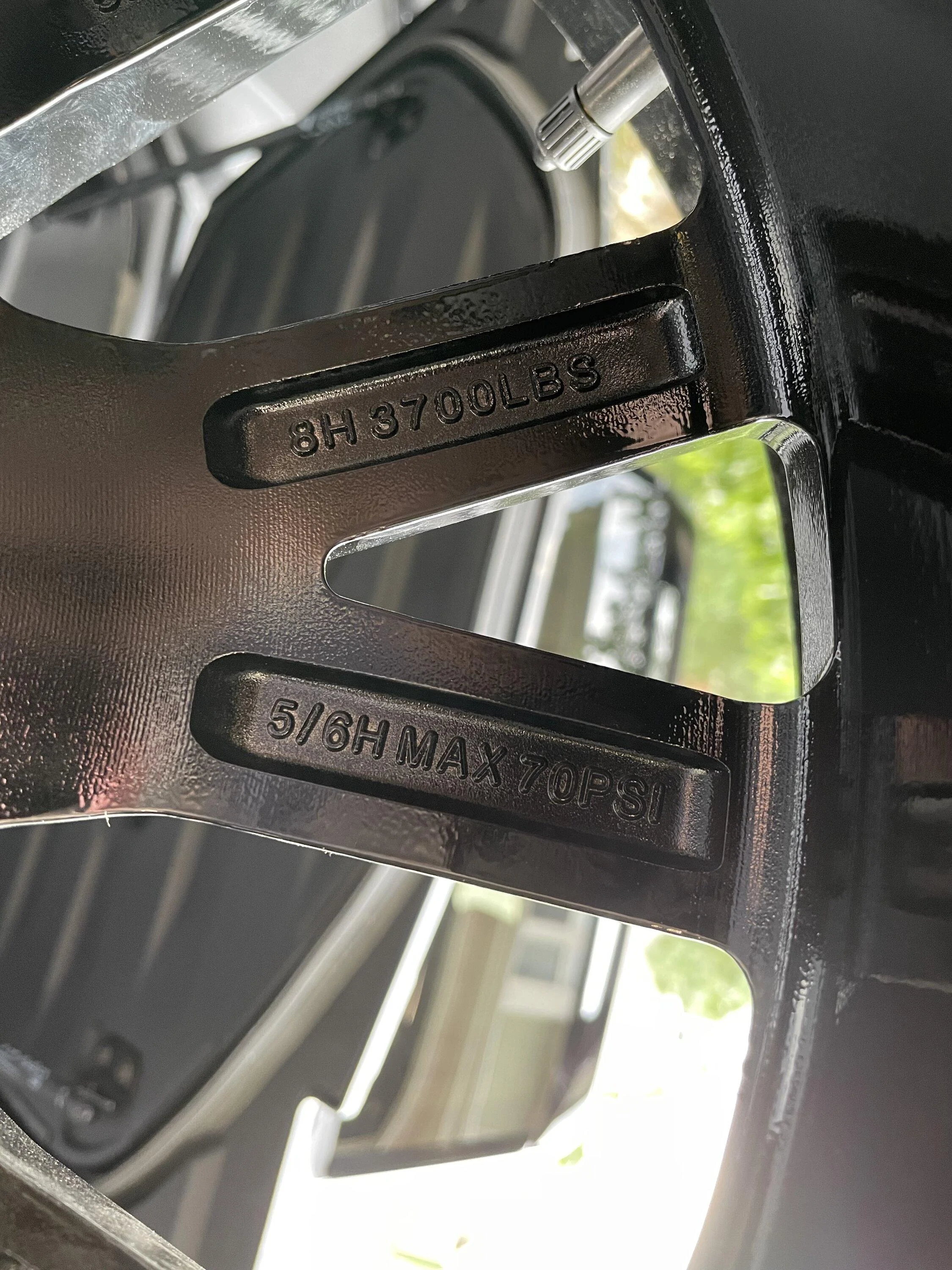 Rivian R1T R1S R1T 20" AT Wheel Weight, Specs, Offset, Bolt Pattern, Construction IMG_5909