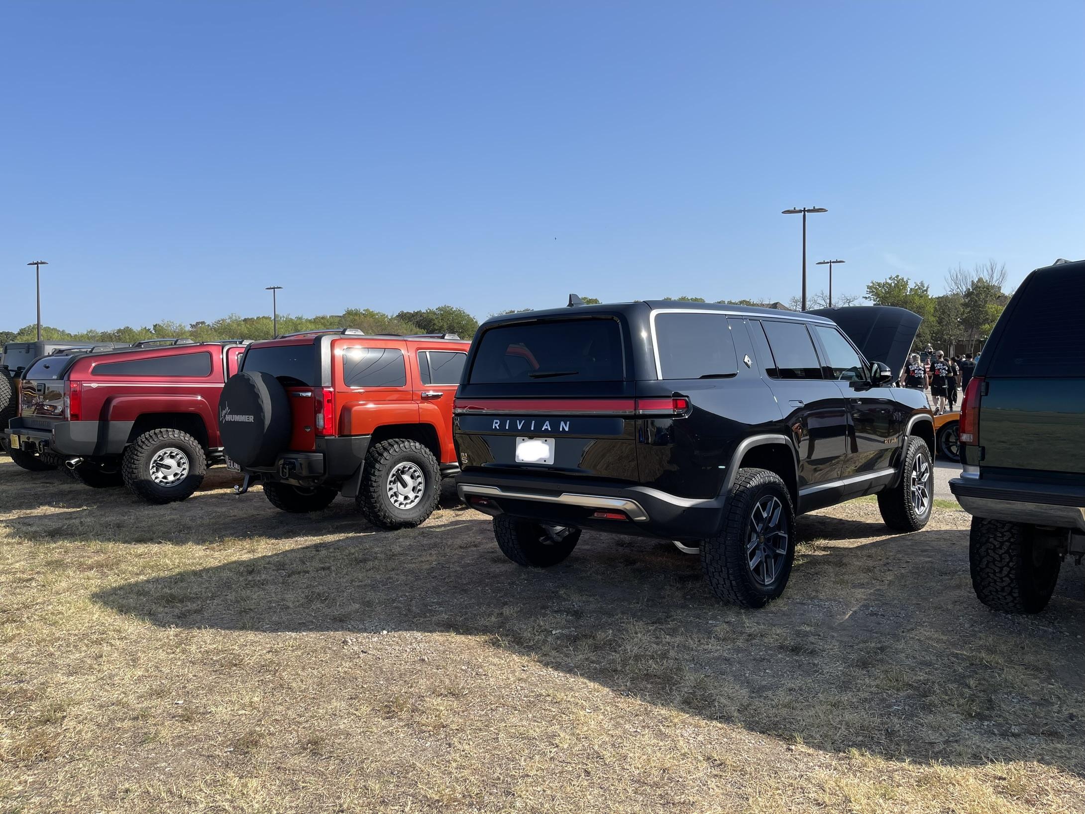 Rivian R1T R1S MidnightRivian 2023 Launch Edition R1S Delivery and Build IMG_2411