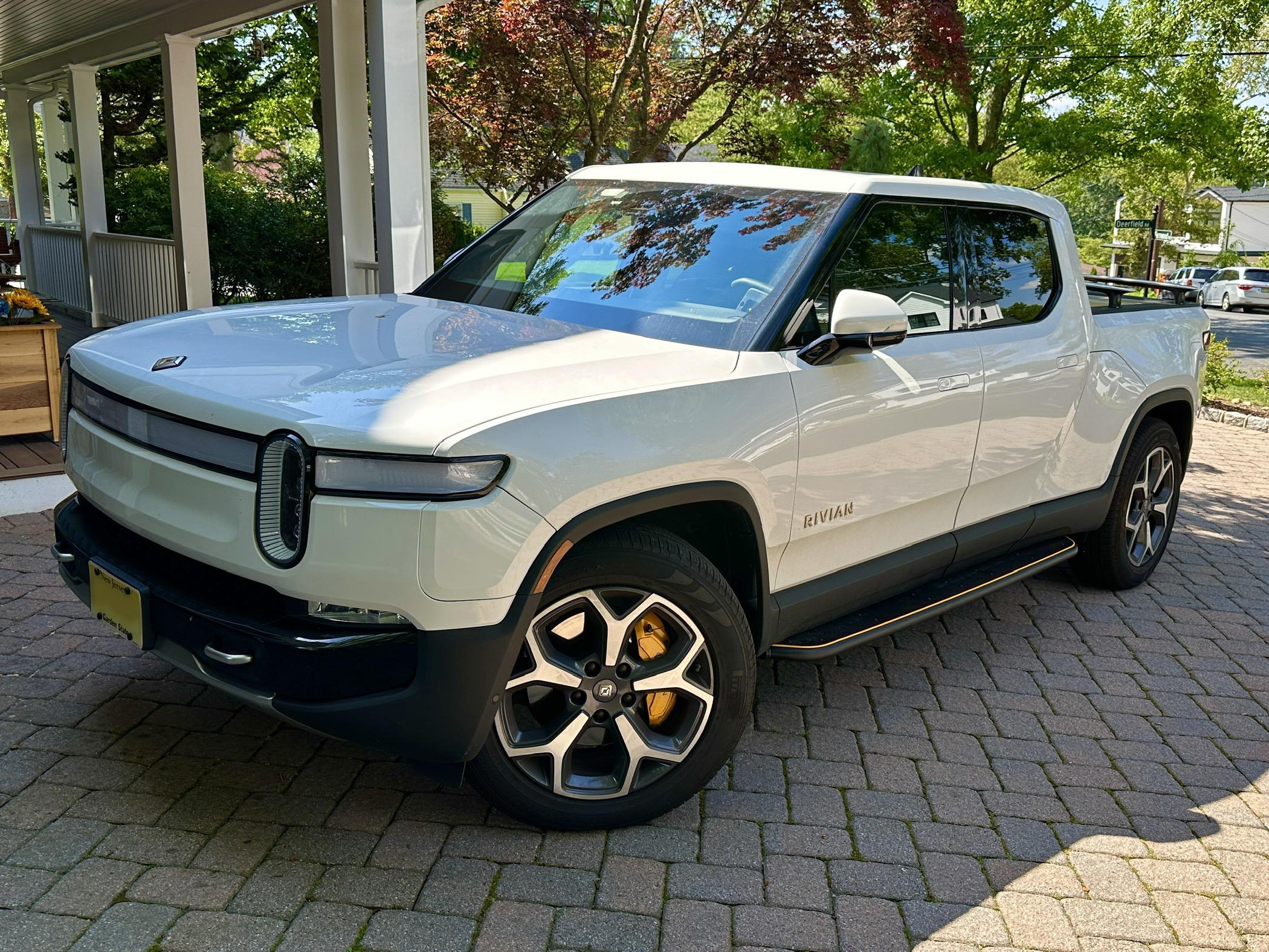 Rivian R1T R1S Introducing RMaxx Running Boards & Rock Sliders for Rivian R1T / R1S from Team 1EV 20230729_191309771_iOS