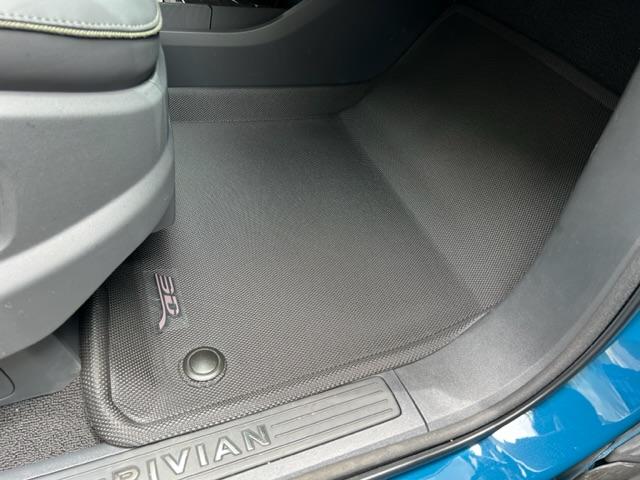 Rivian R1T R1S KAGU Series R1S Custom Fit 3D MAXpider floor mats / frunk mat -- review IMG_7966