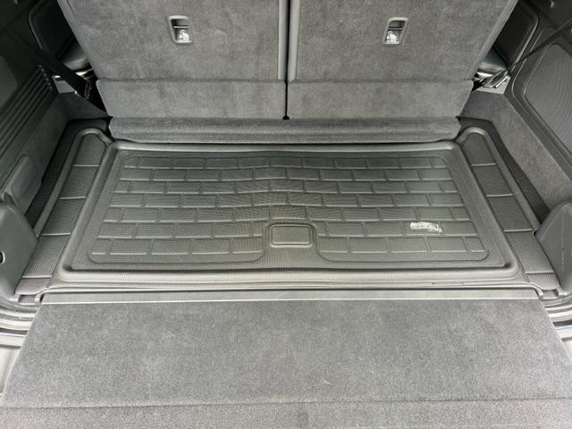 Rivian R1T R1S KAGU Series R1S Custom Fit 3D MAXpider floor mats / frunk mat -- review IMG_7977