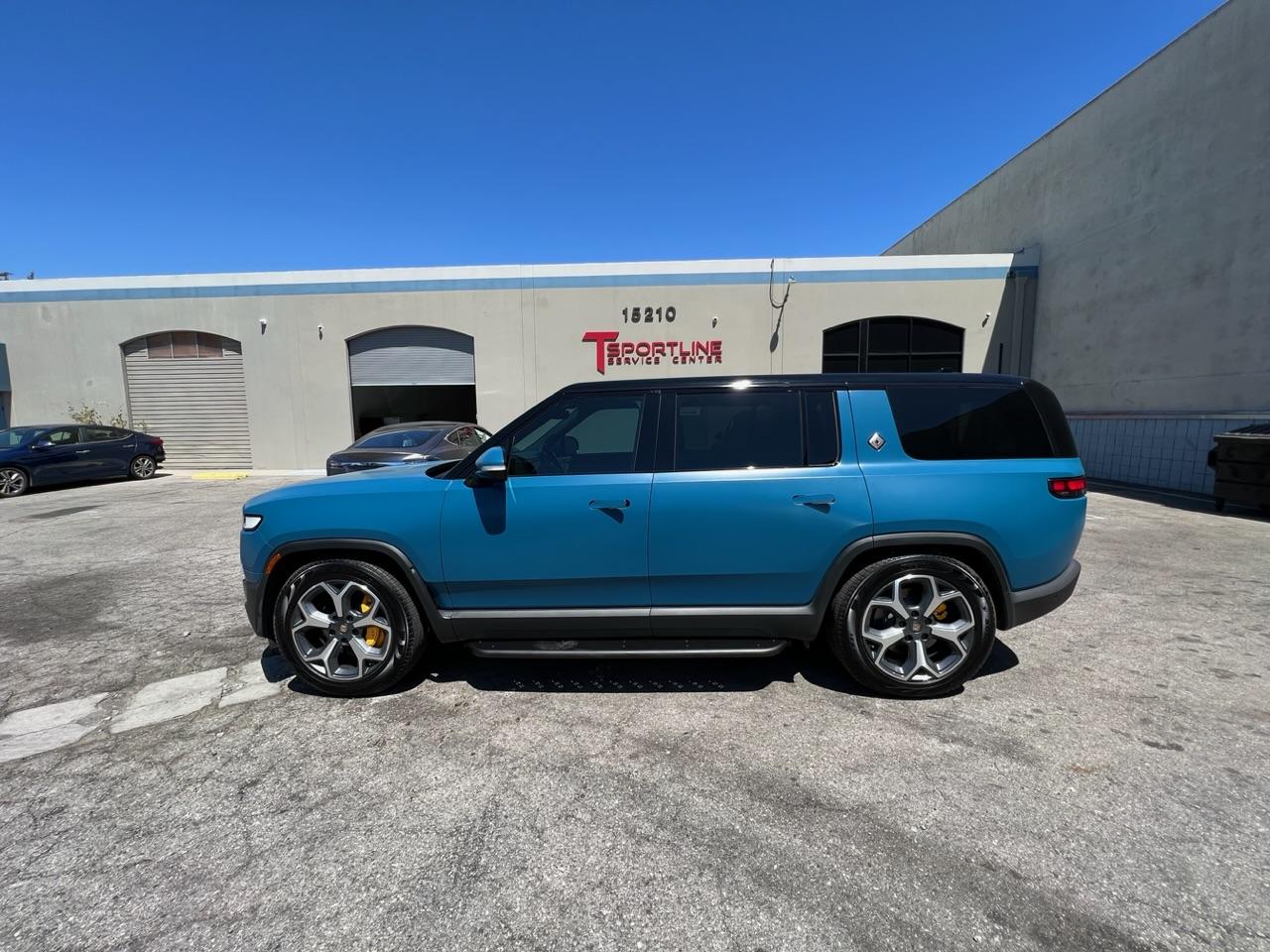 Rivian R1T R1S Introducing RMaxx Running Boards & Rock Sliders for Rivian R1T / R1S from Team 1EV IMG_7804