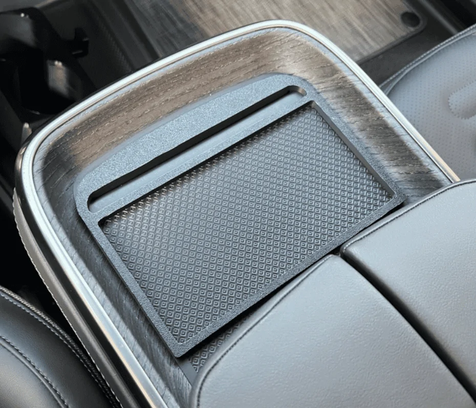 Rivian R1T R1S I solved the wireless charging problem Screenshot 2023-07-29 at 3.21.47 PM