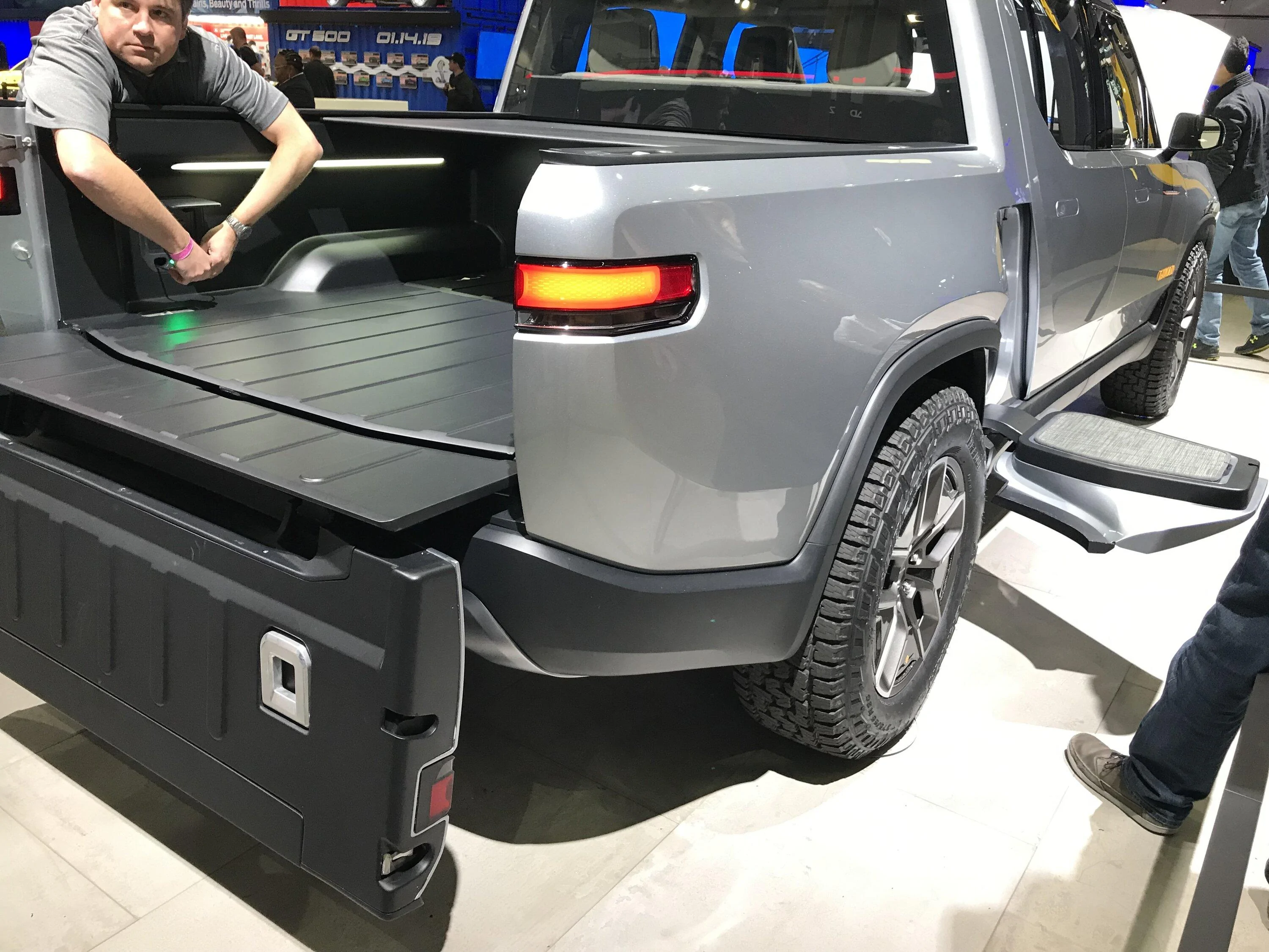 Rivian R1T R1S That folding tailgate though ;-) IMG_2200