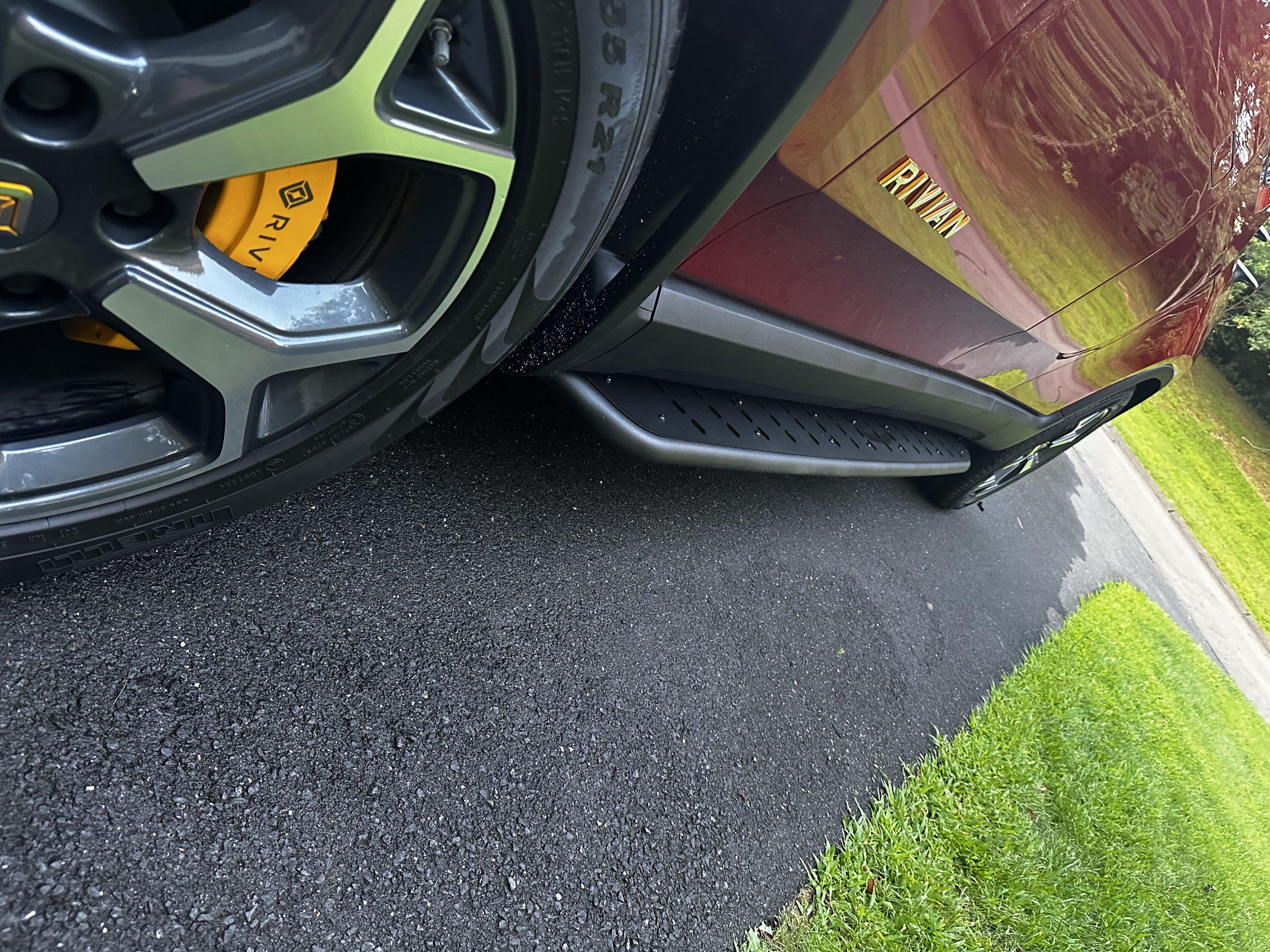 Rivian R1T R1S Introducing RMaxx Running Boards & Rock Sliders for Rivian R1T / R1S from Team 1EV IMG_2137