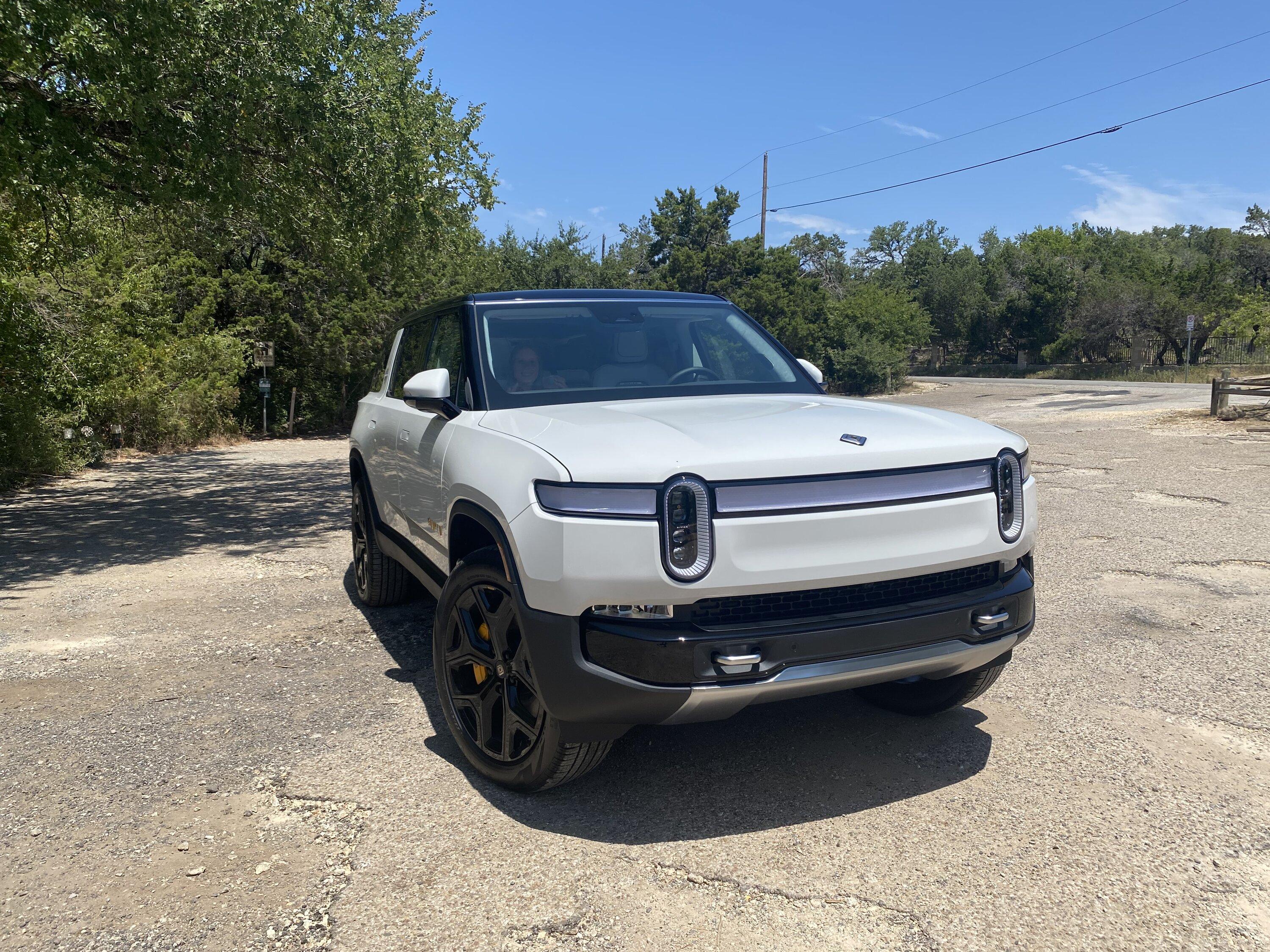 Rivian R1T R1S ? GLACIER WHITE R1S  Photos IMG_3786