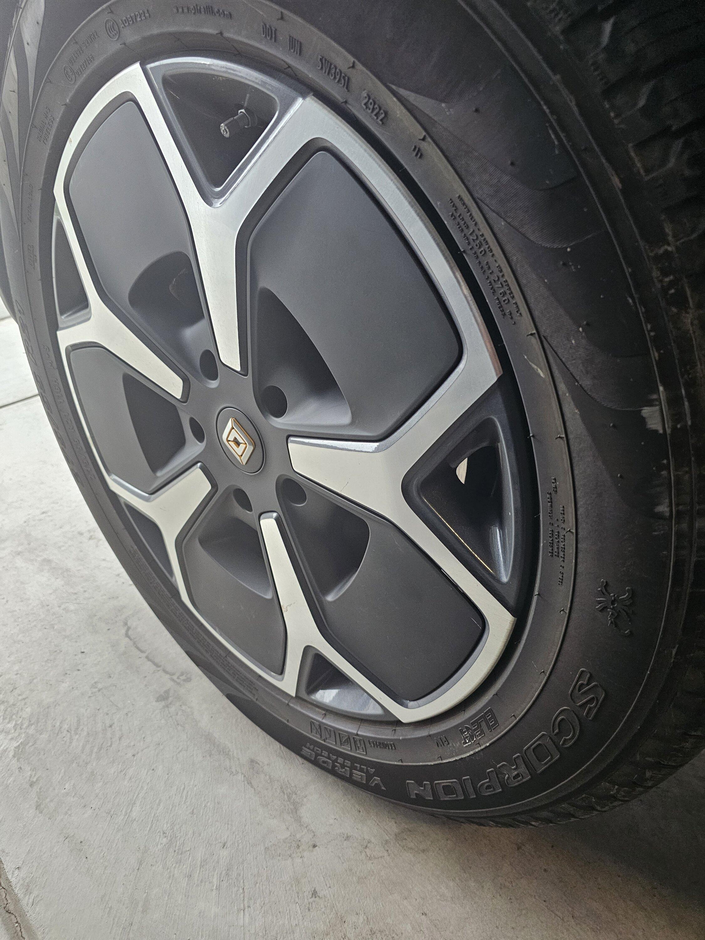 Rivian R1T R1S 21s full kit (5 tires) or for spares! 20230801_154552