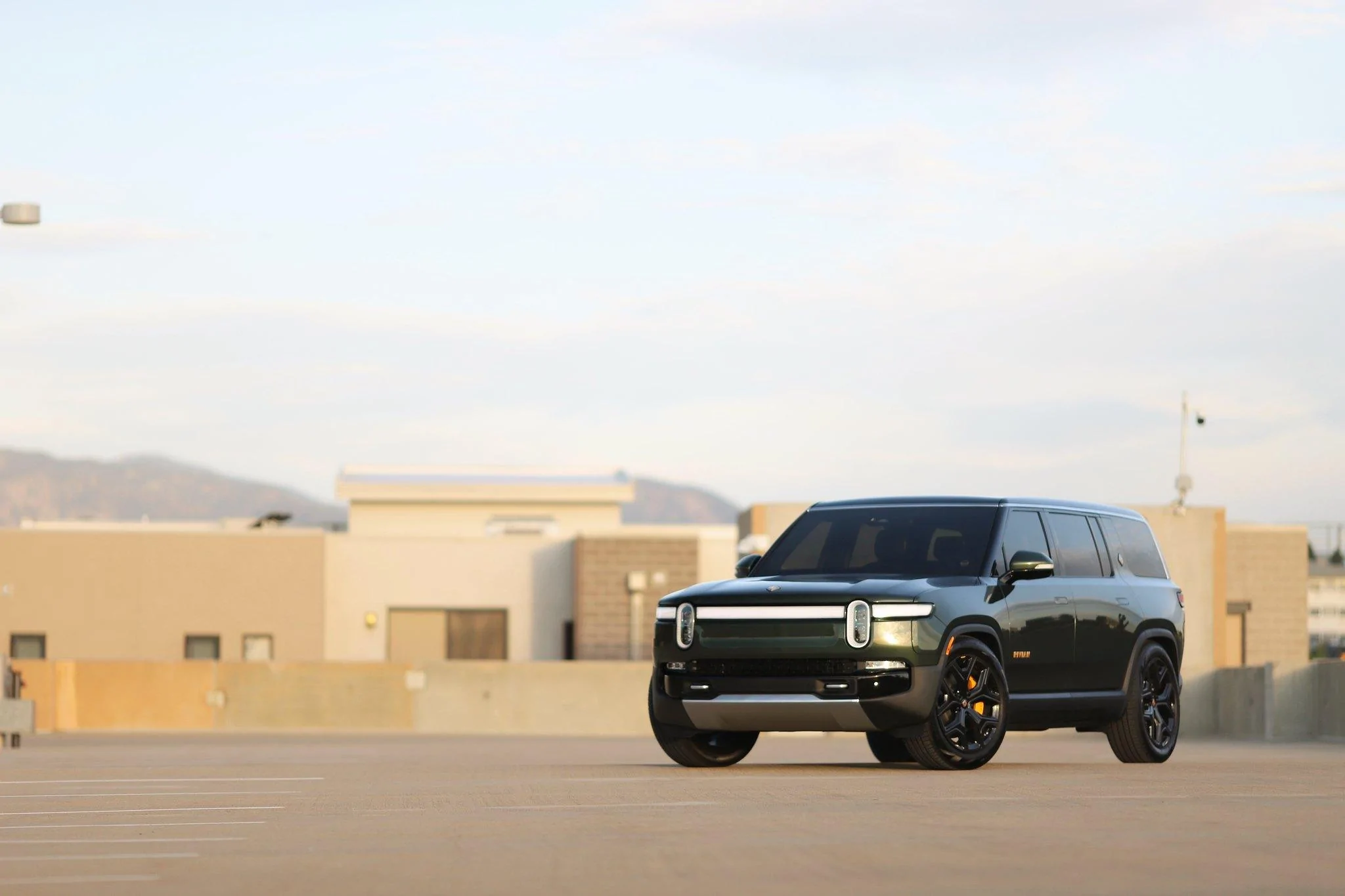 Rivian R1T R1S ? FOREST GREEN R1S Photos 53081113102_ea0c85c12d_k