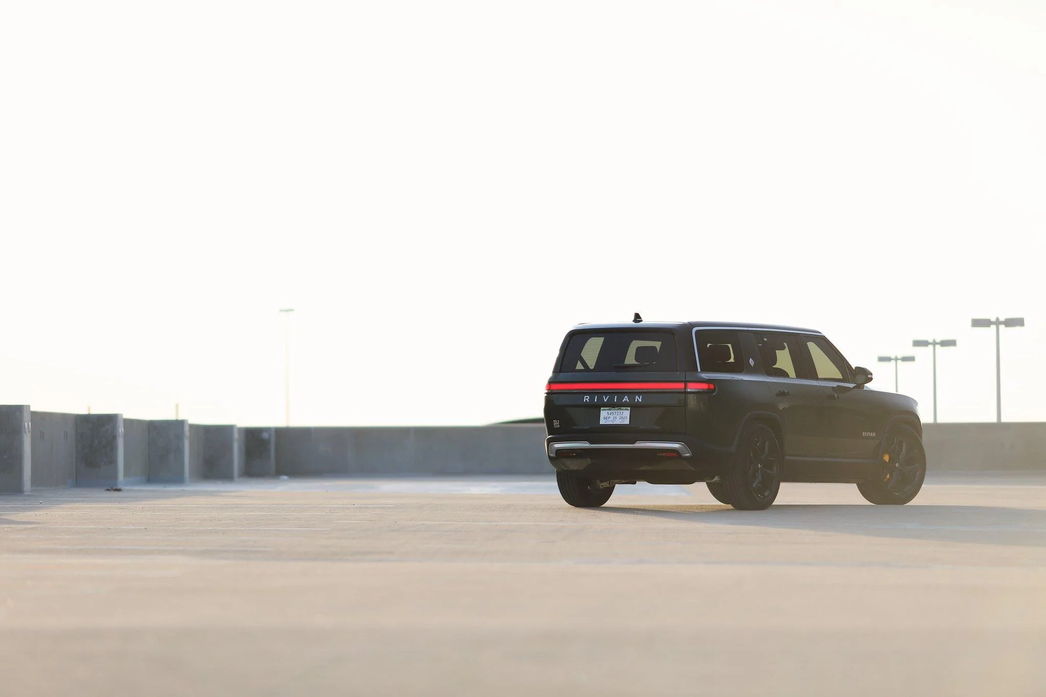 Rivian R1T R1S ? FOREST GREEN R1S Photos 53081674281_0358ccbfa1_k
