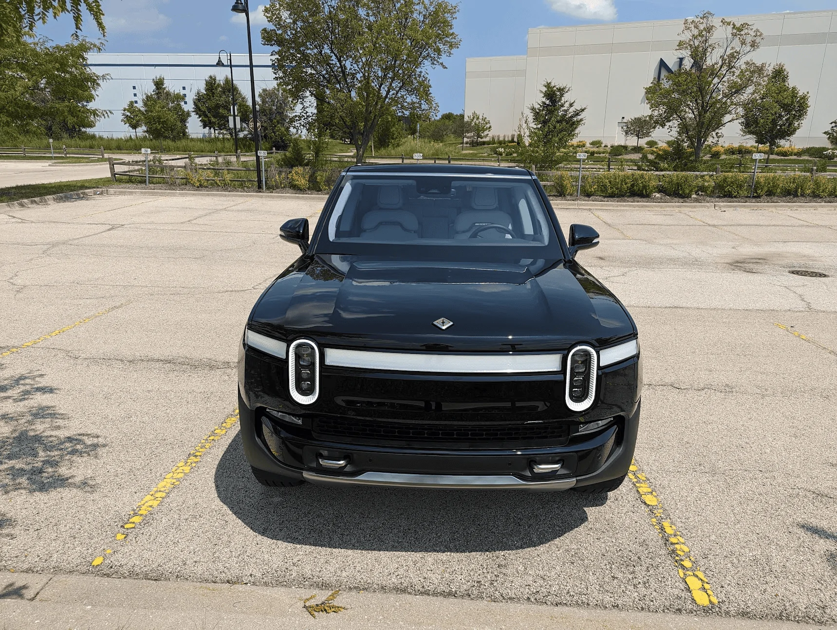 Rivian R1T R1S MIDNIGHT (Black) Rivian Photos 1690931840114-png