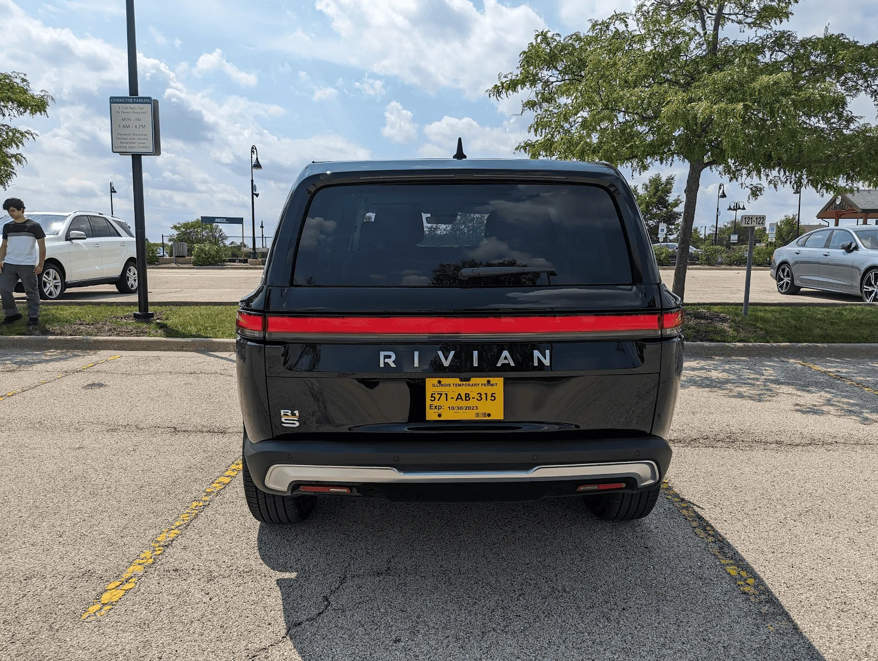 Rivian R1T R1S MIDNIGHT (Black) Rivian Photos 1690931916319-png