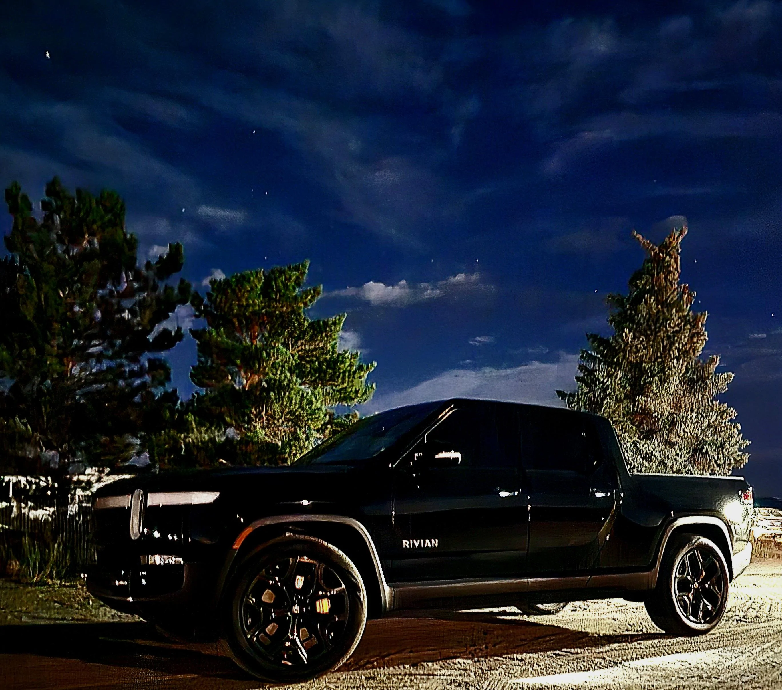 Rivian R1T R1S MIDNIGHT (Black) Rivian Photos 20230802_221405