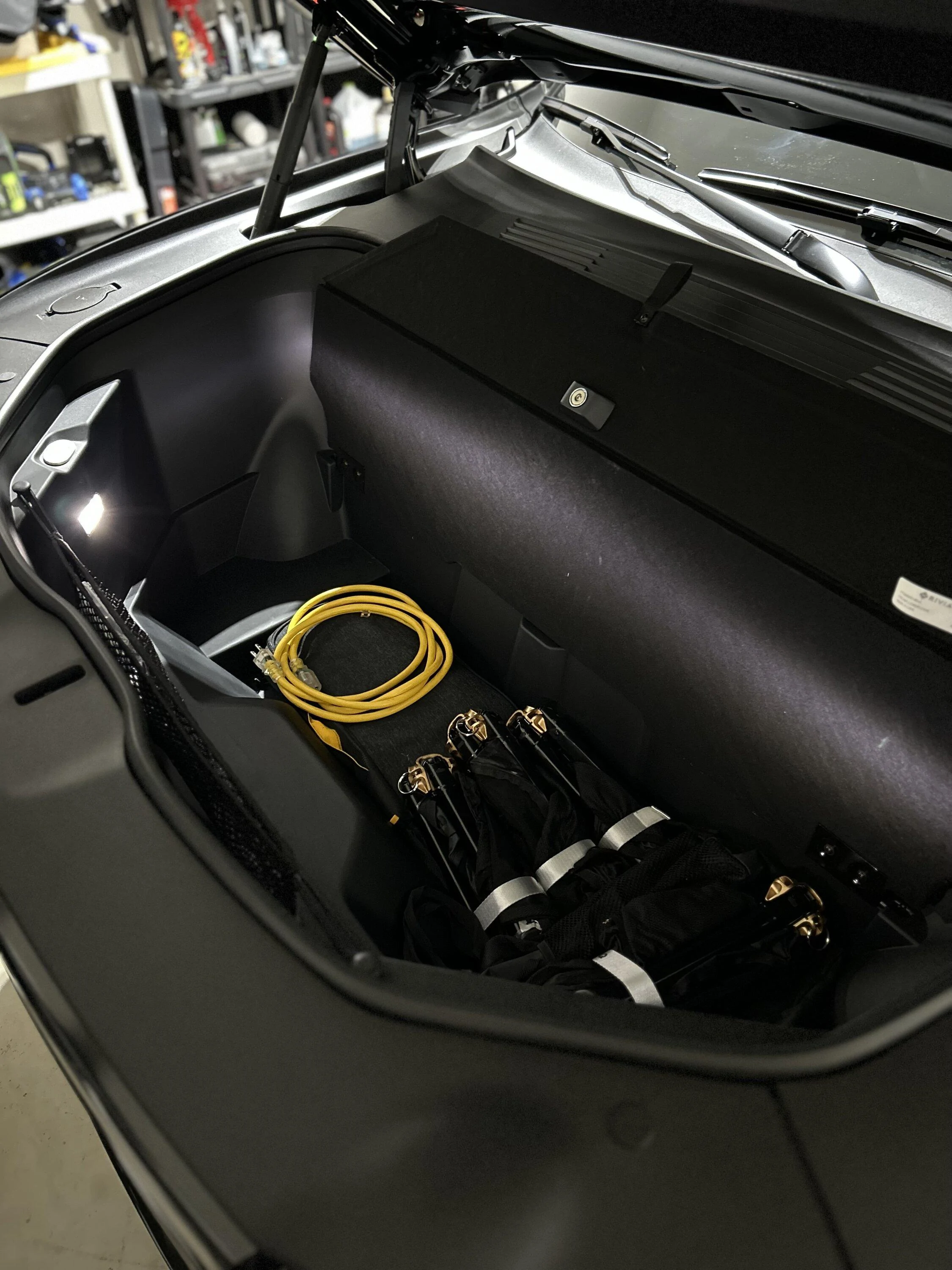 Rivian R1T R1S ATL_R1S Midnight Black Build IMG_0561