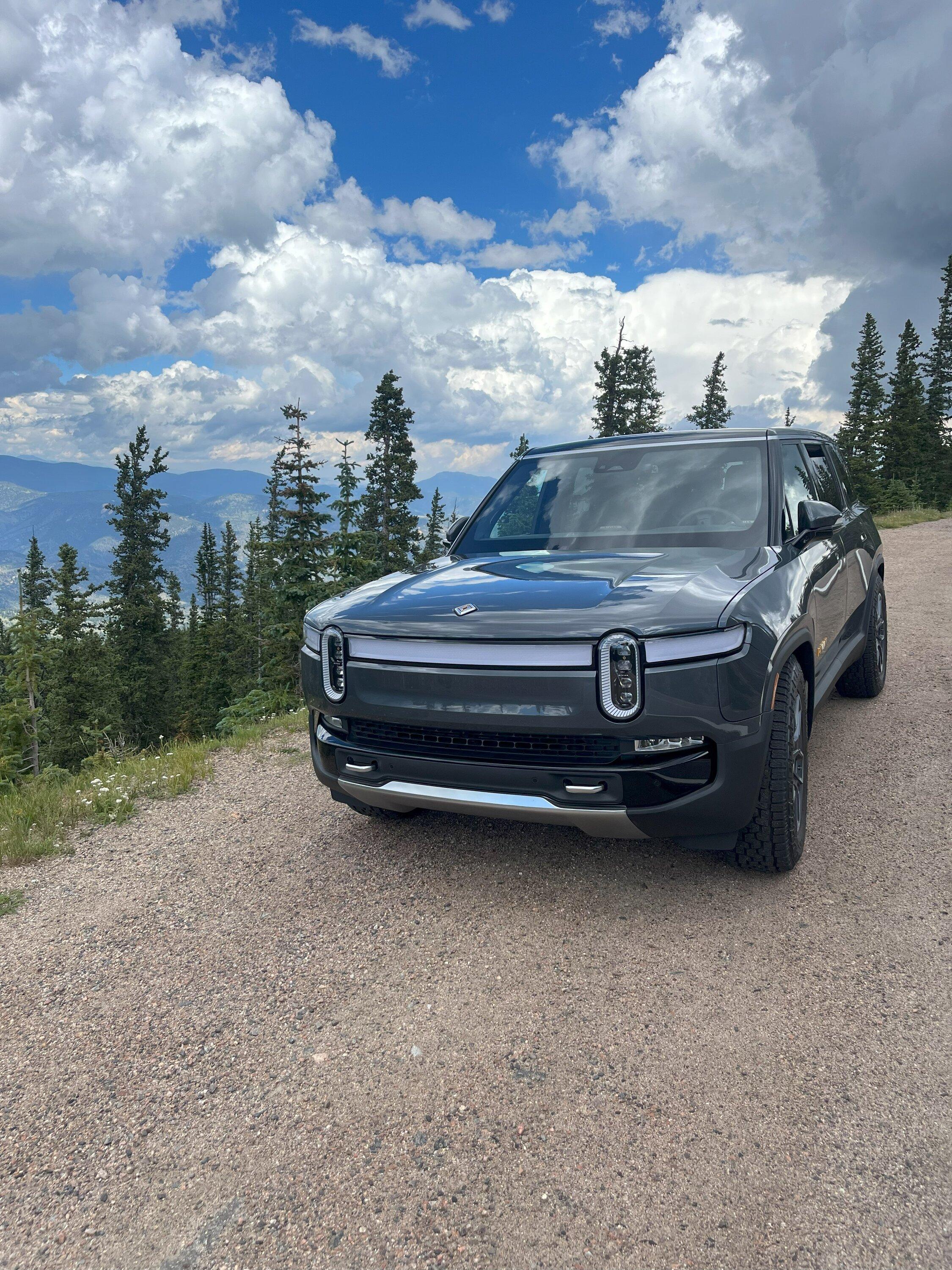 Rivian R1T R1S R1S Delivery Day! IMG_0001