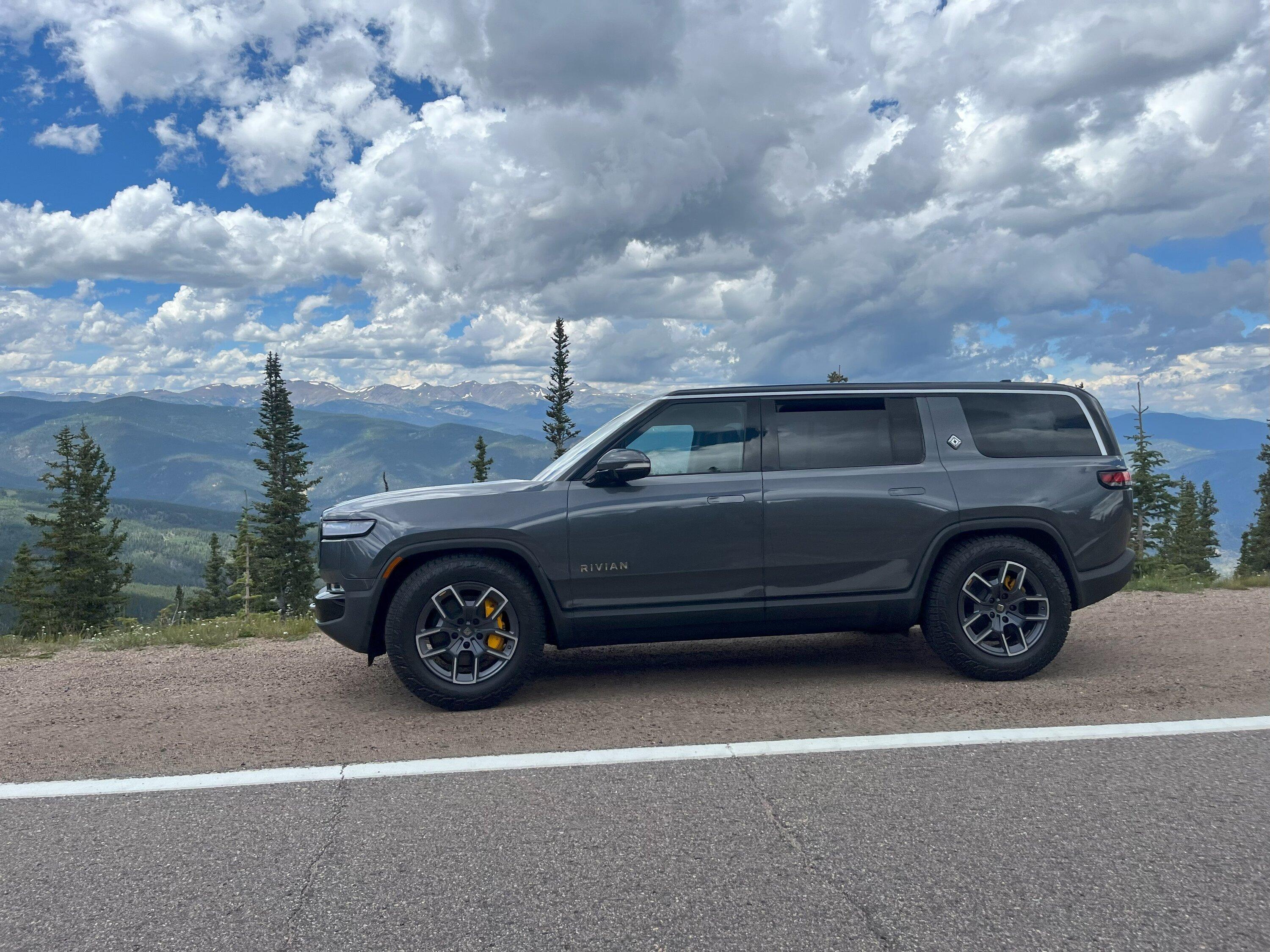 Rivian R1T R1S Rivian Colors & Interiors Photos Threads img_0005-