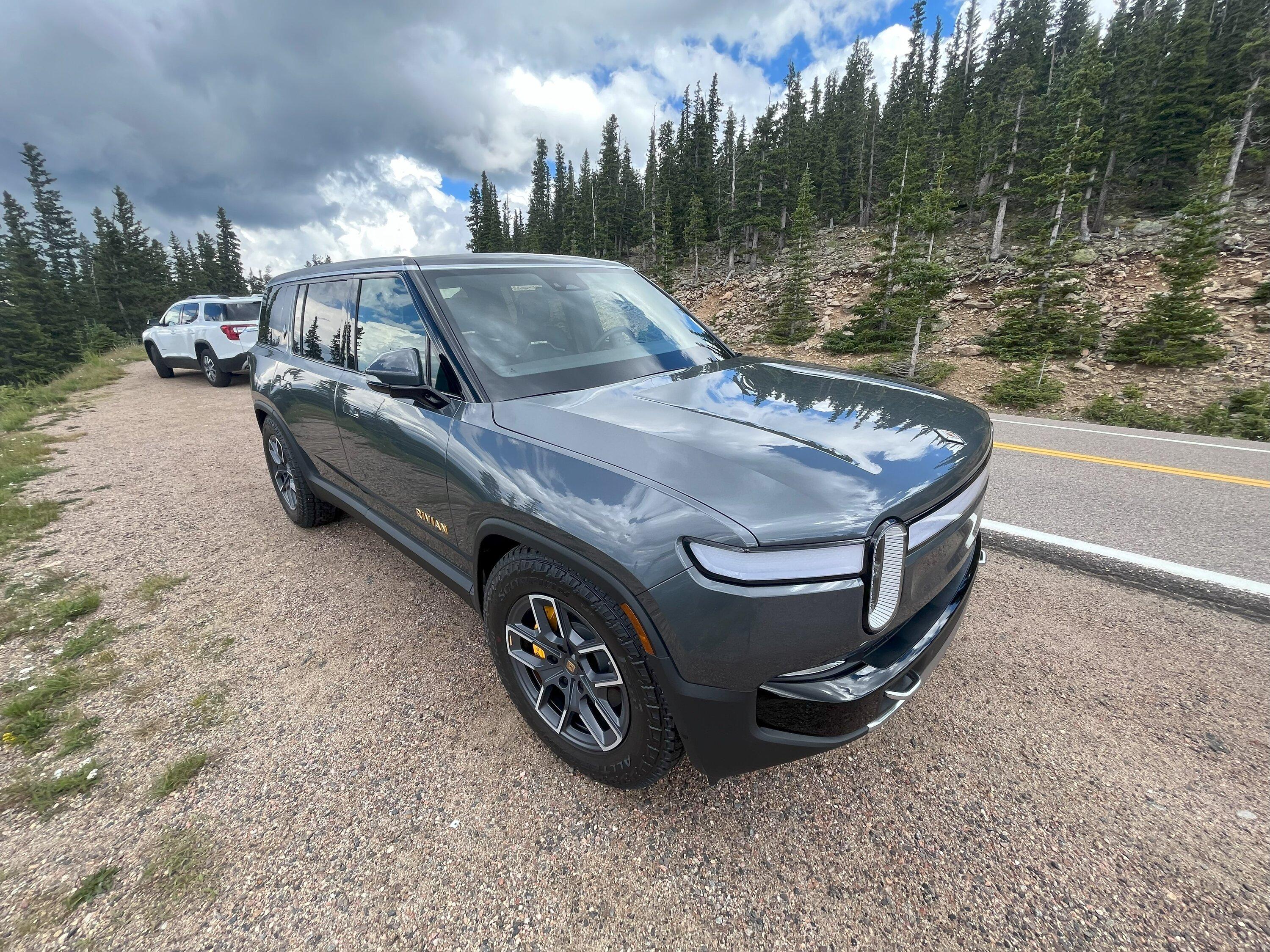 Rivian R1T R1S Rivian Colors & Interiors Photos Threads img_0009-