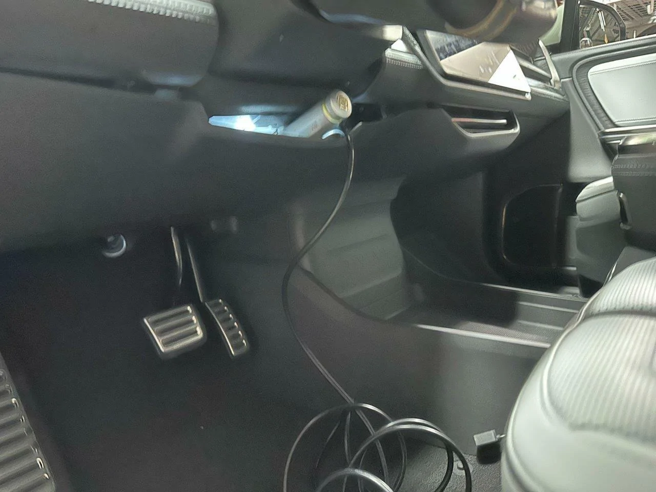 Rivian R1T R1S Hardwire Midland MXT275 GMRS 2-Way Radio with rear 12V power tap (R1S) IMG_5808.jpg?ixlib=rails-4.2