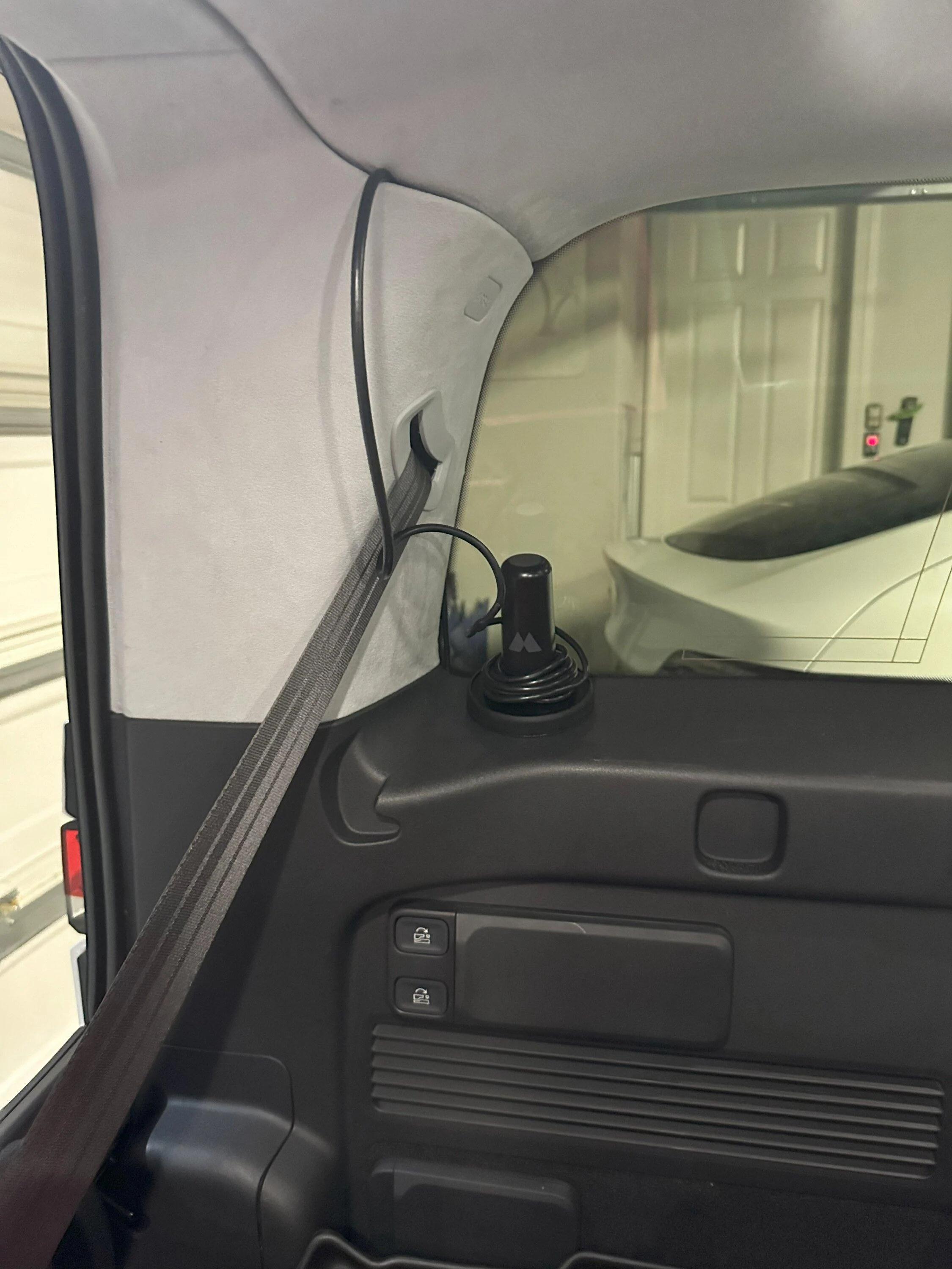 Rivian R1T R1S Hardwire Midland MXT275 GMRS 2-Way Radio with rear 12V power tap (R1S) IMG_5895