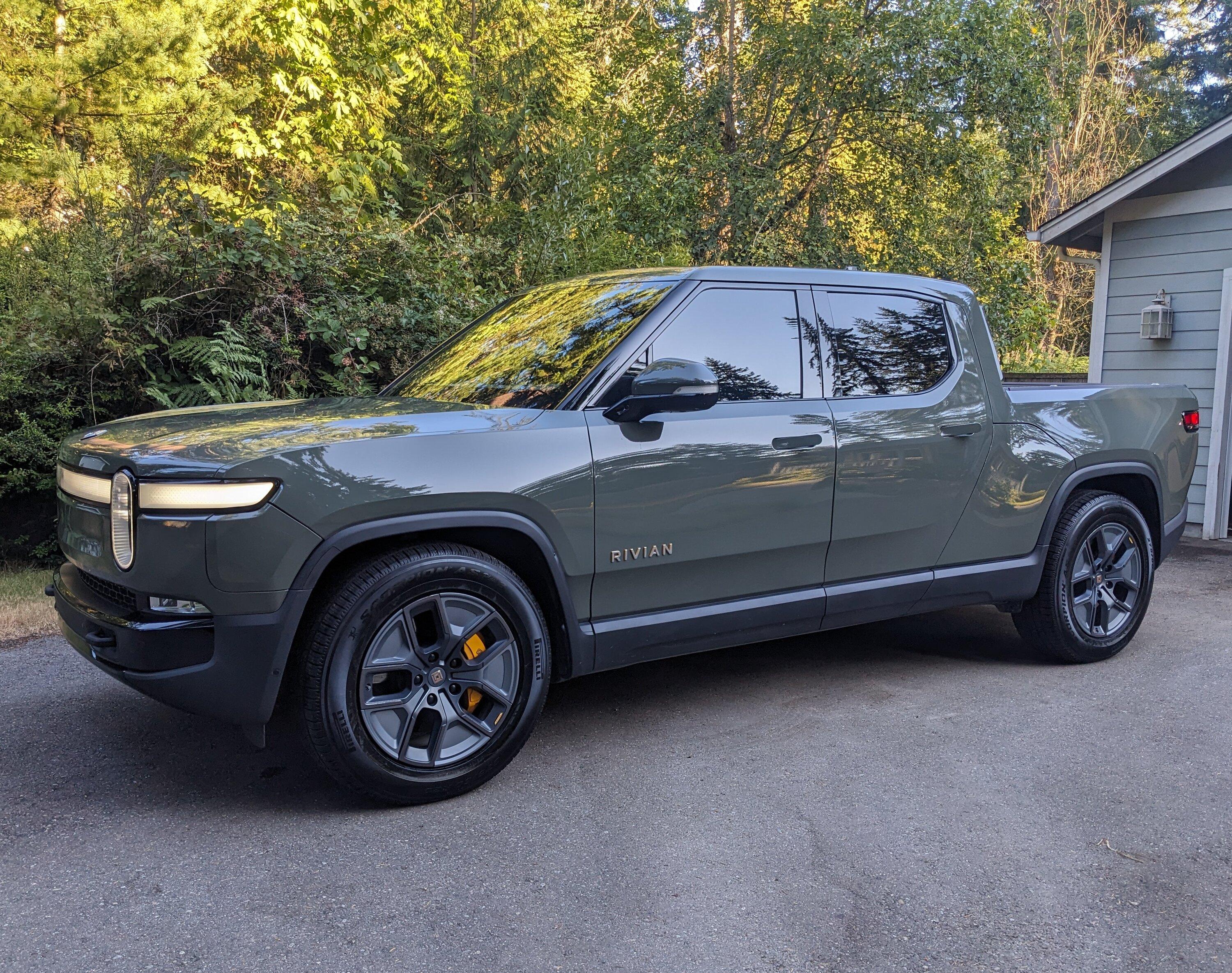 Rivian R1T R1S Launch Green Going Black PXL_20230802_013810379~2