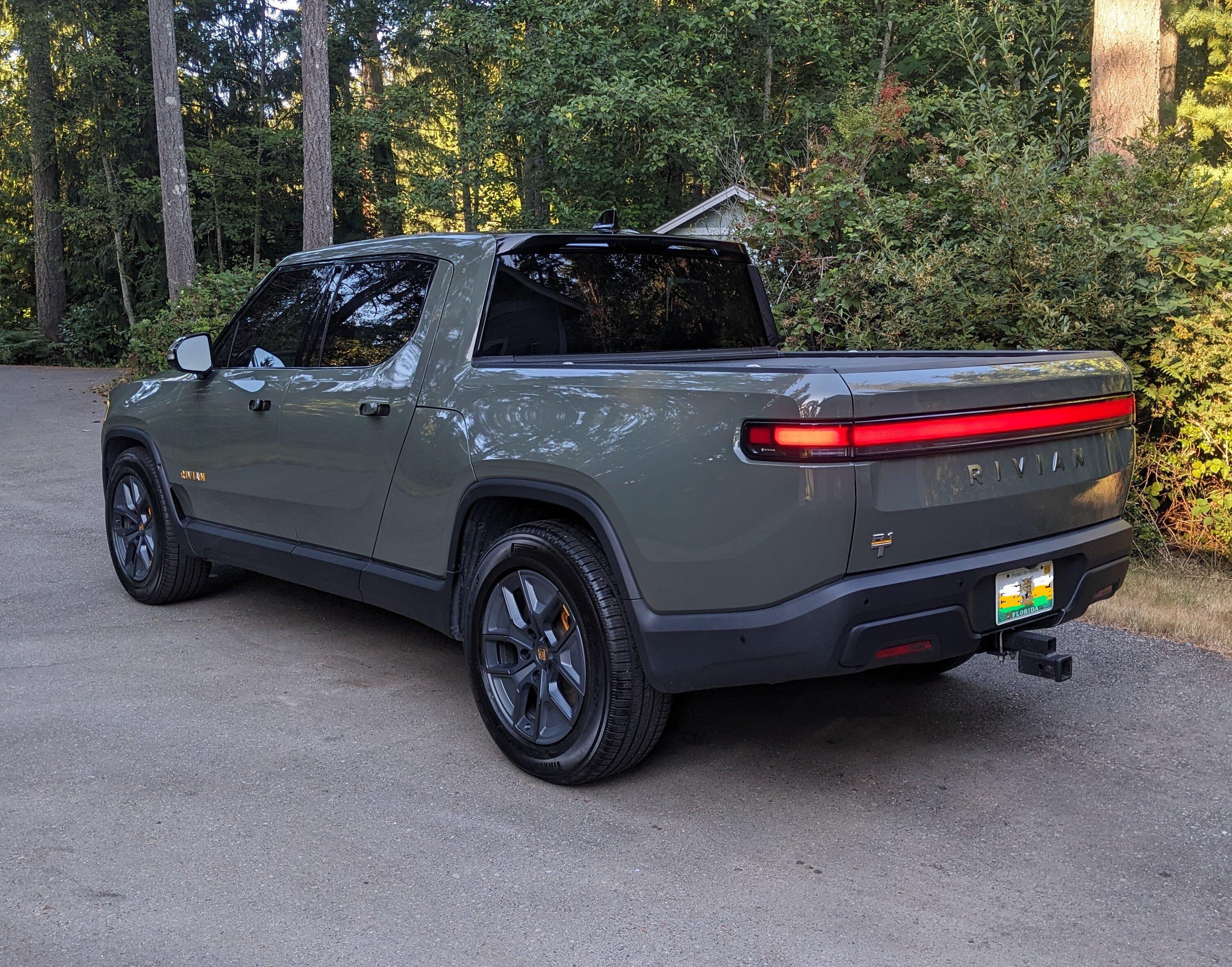 Rivian R1T R1S Launch Green Going Black PXL_20230802_013819841~3