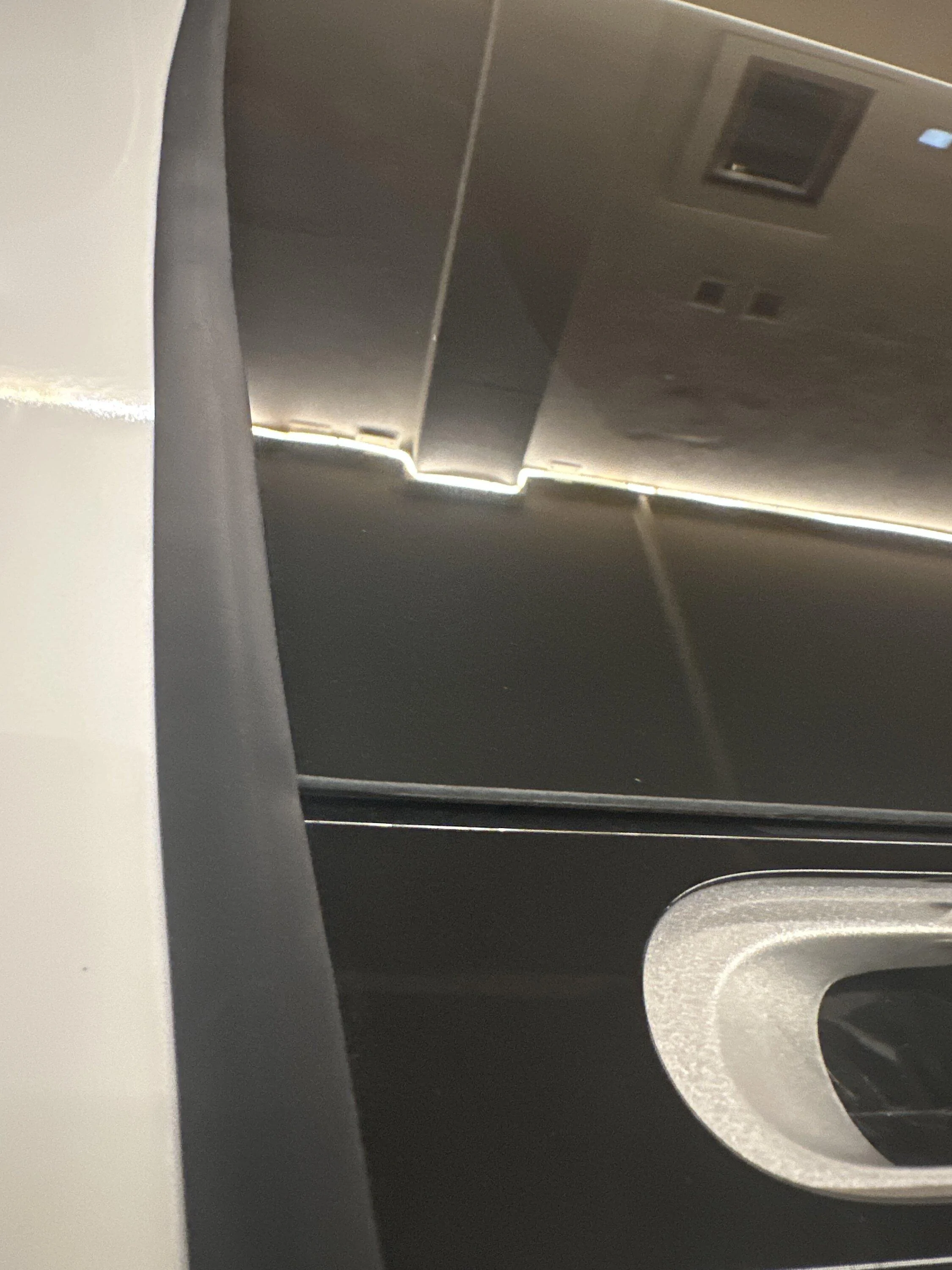 Rivian R1T R1S Wind noise solved at last -- using tube rubber seal imag