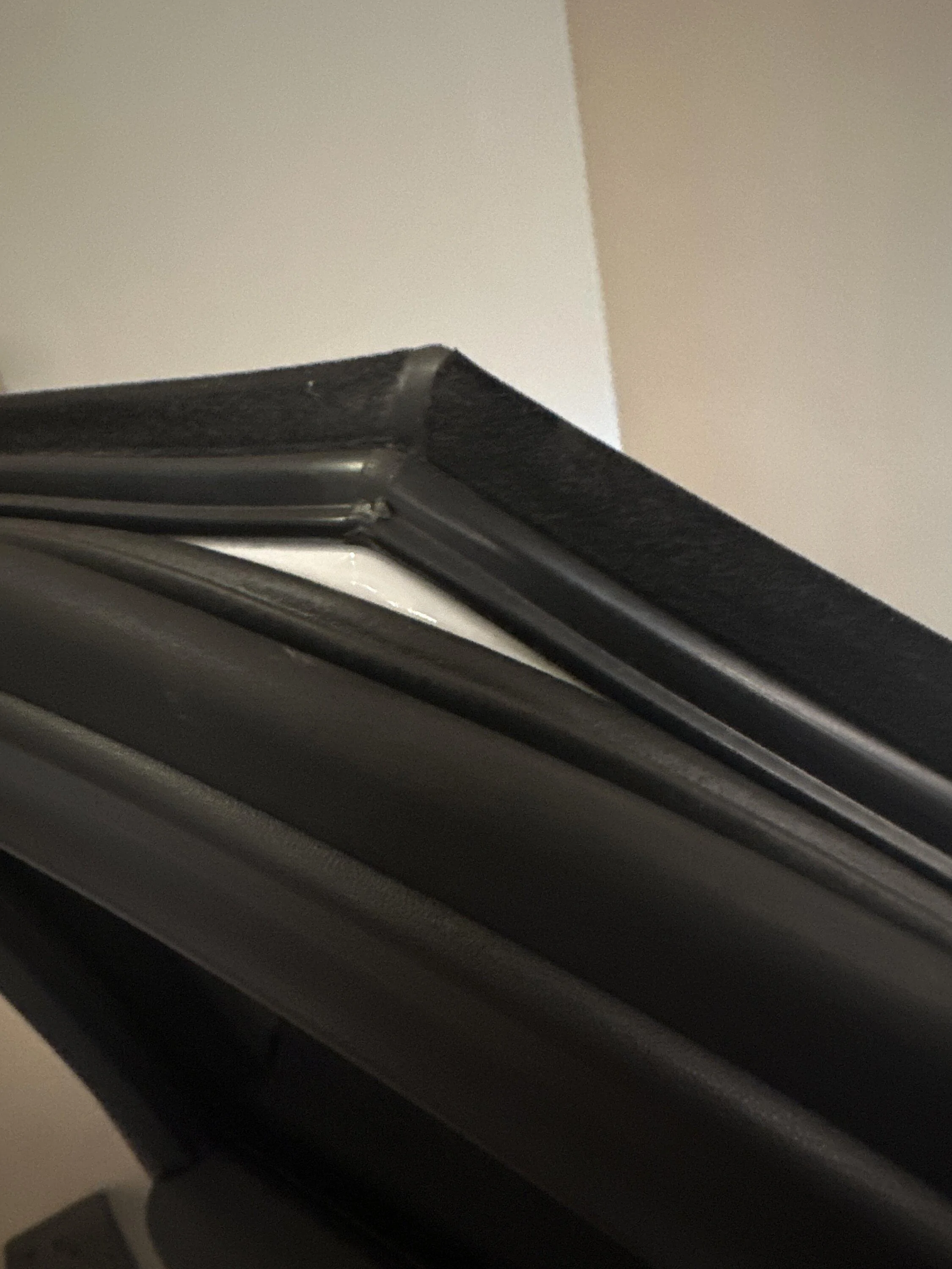 Rivian R1T R1S Wind noise solved at last -- using tube rubber seal imag