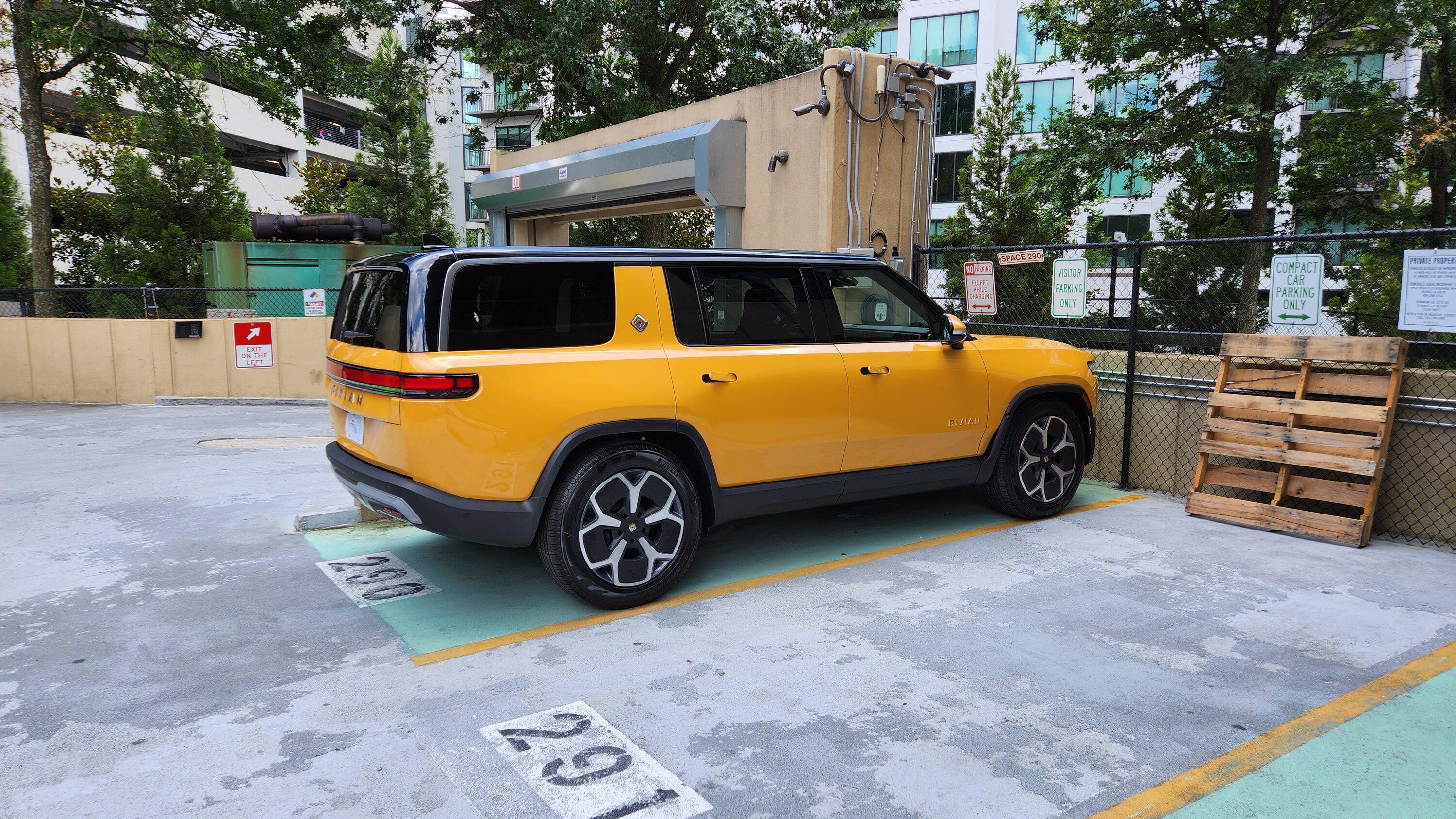 Rivian R1T R1S Introducing RMaxx Running Boards & Rock Sliders for Rivian R1T / R1S from Team 1EV 20230805_144310