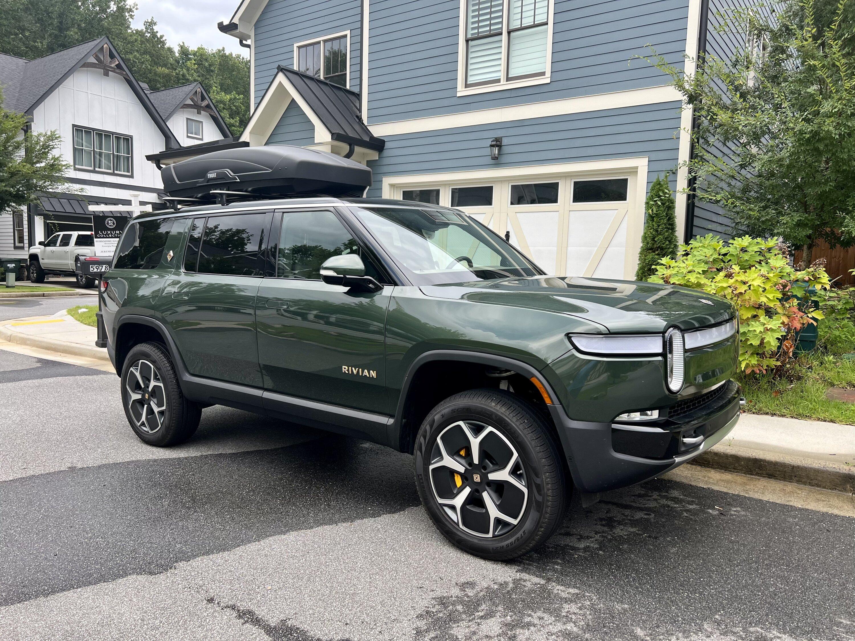 Rivian R1T R1S Thule Force XT XXL Rooftop Cargo Box installed on R1S AB179920-737D-49A0-BF6F-548F68E2BAF4