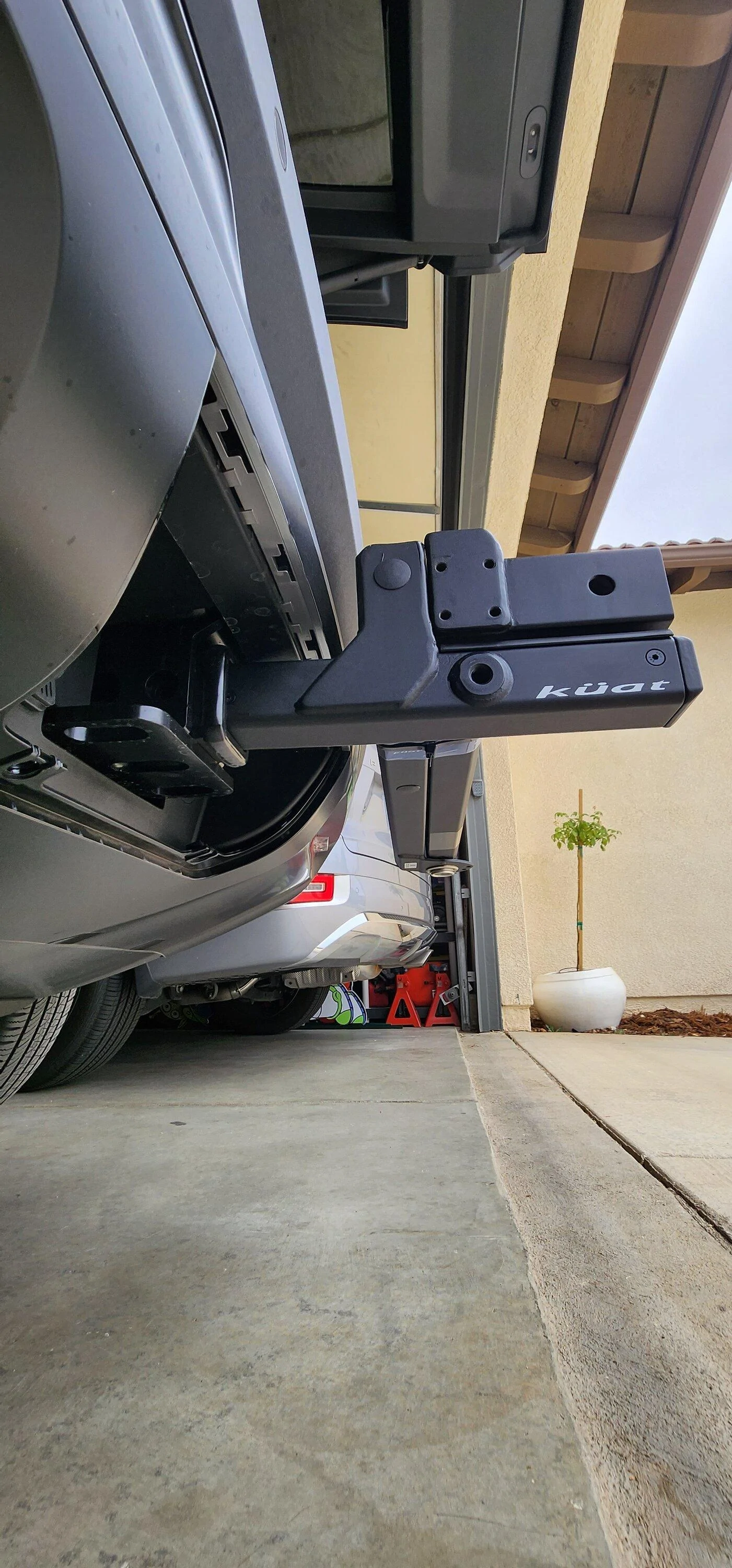 Rivian R1T R1S R1S Spare tire hitch mount options? 20230731_135428