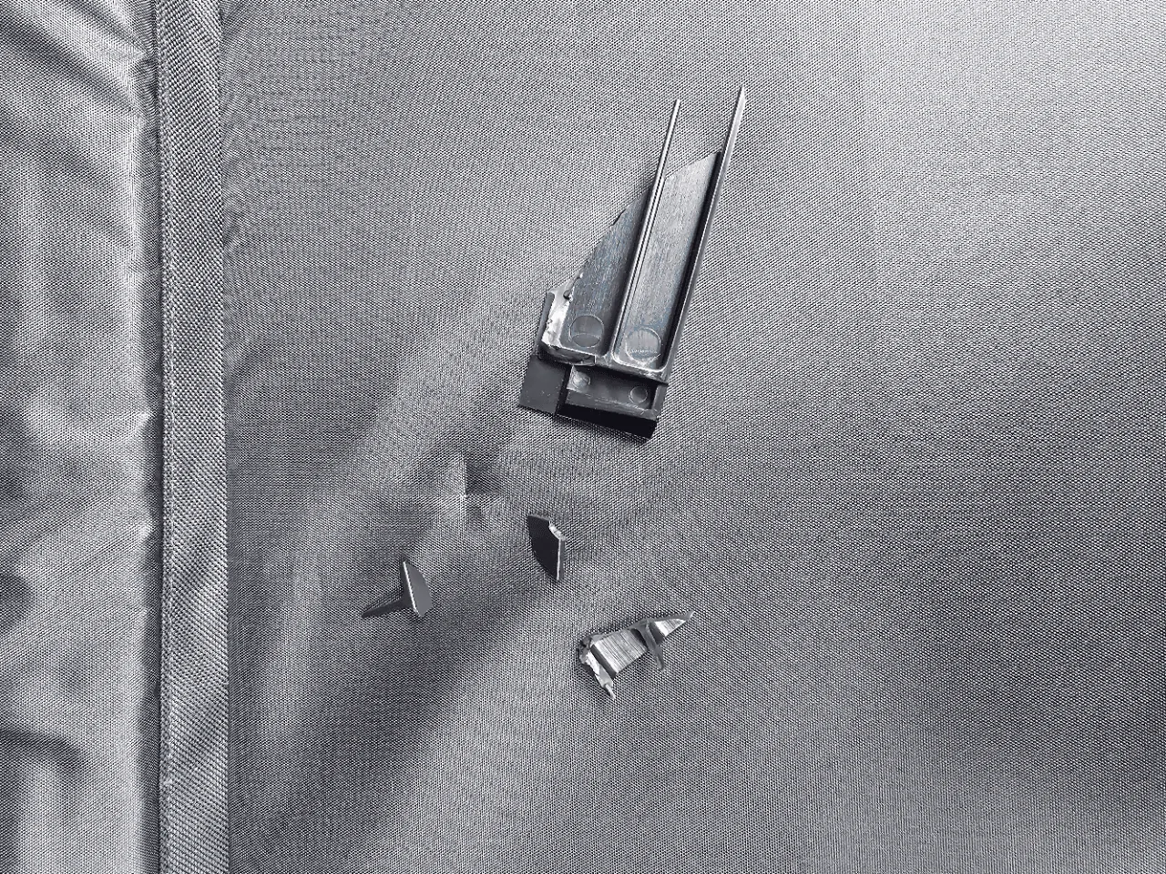 Rivian R1T R1S Received my manual tonneau cover and the slats already broke 20230808_134427
