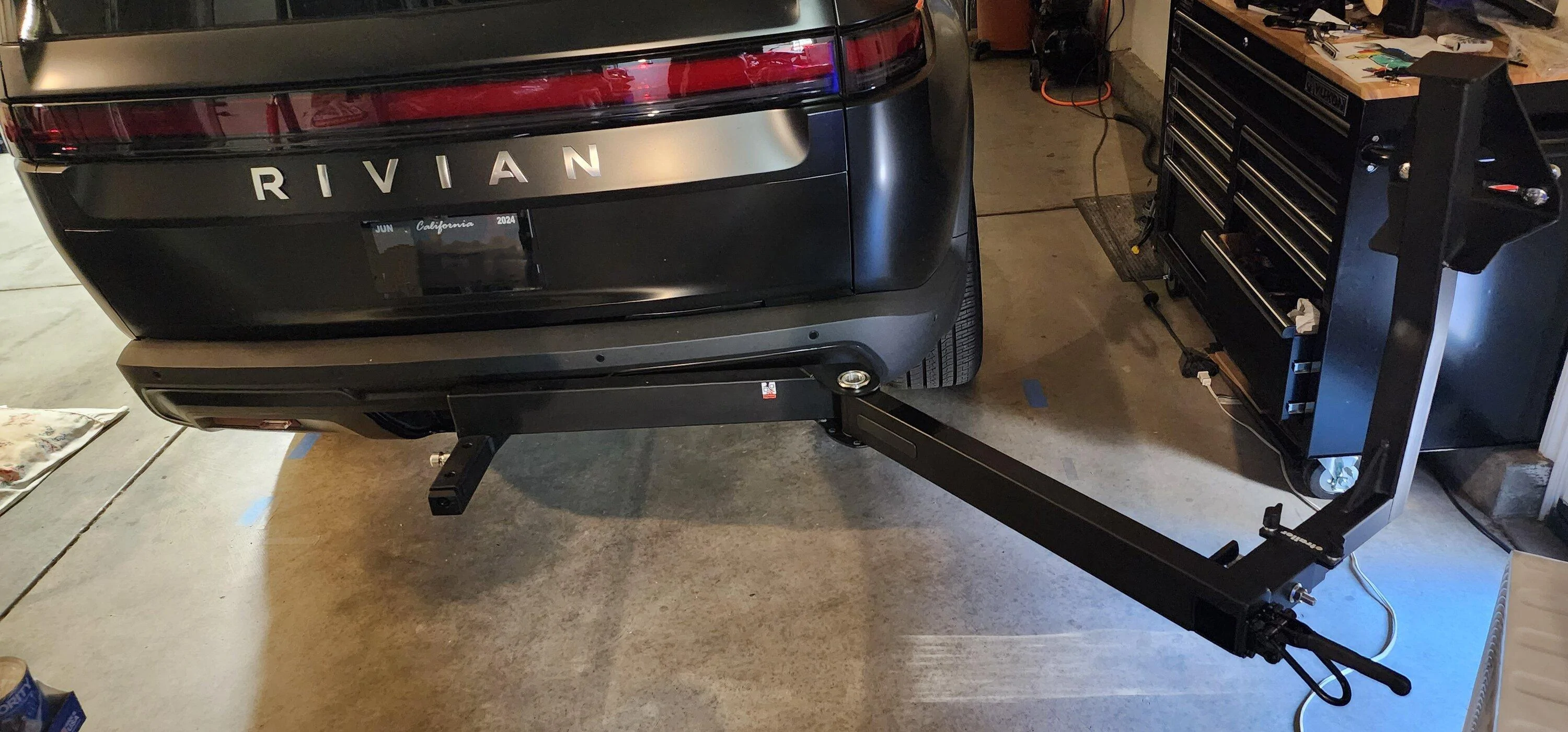 Rivian R1T R1S R1S Spare tire hitch mount options? 20230807_181759~2