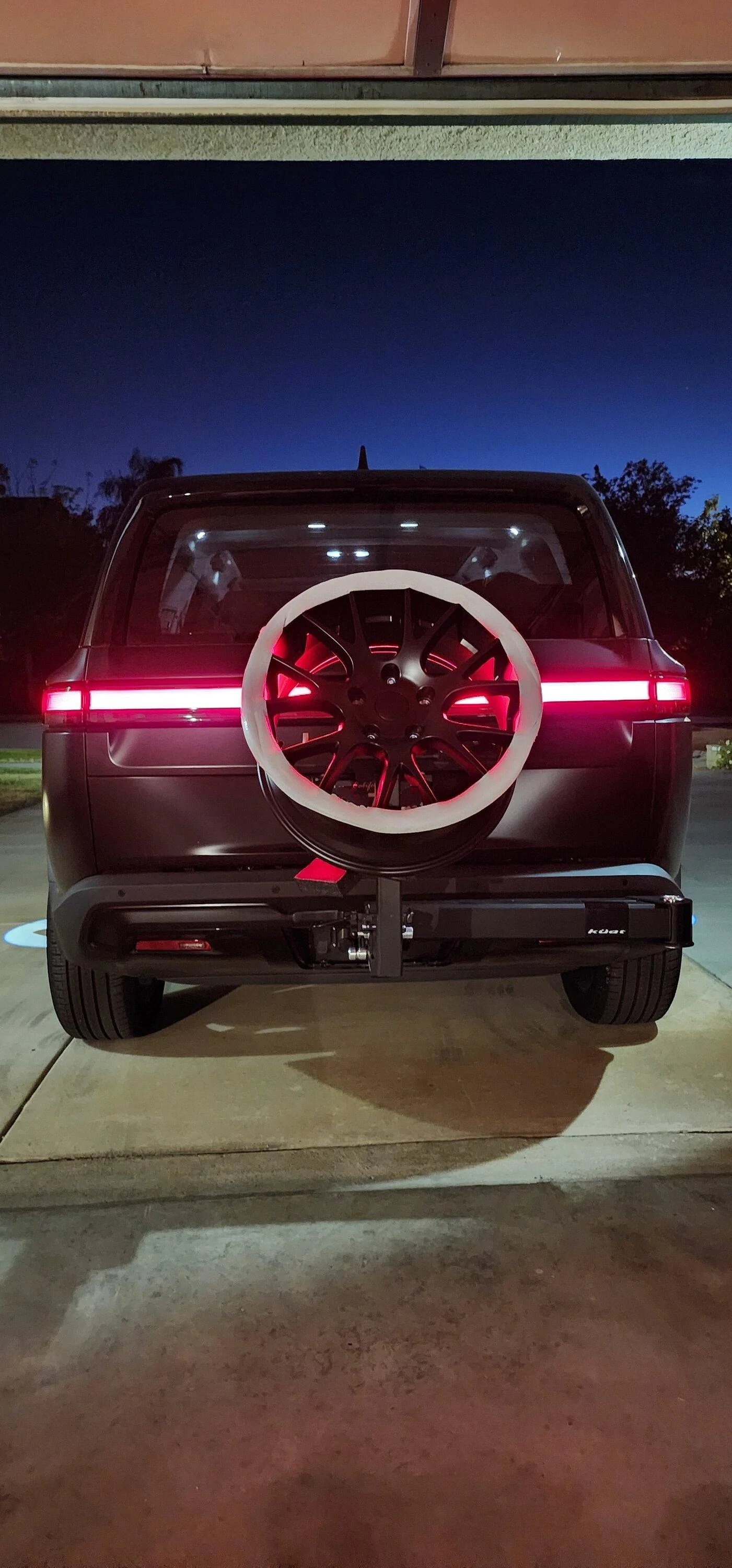 Rivian R1T R1S R1S Spare tire hitch mount options? 20230807_203255~2