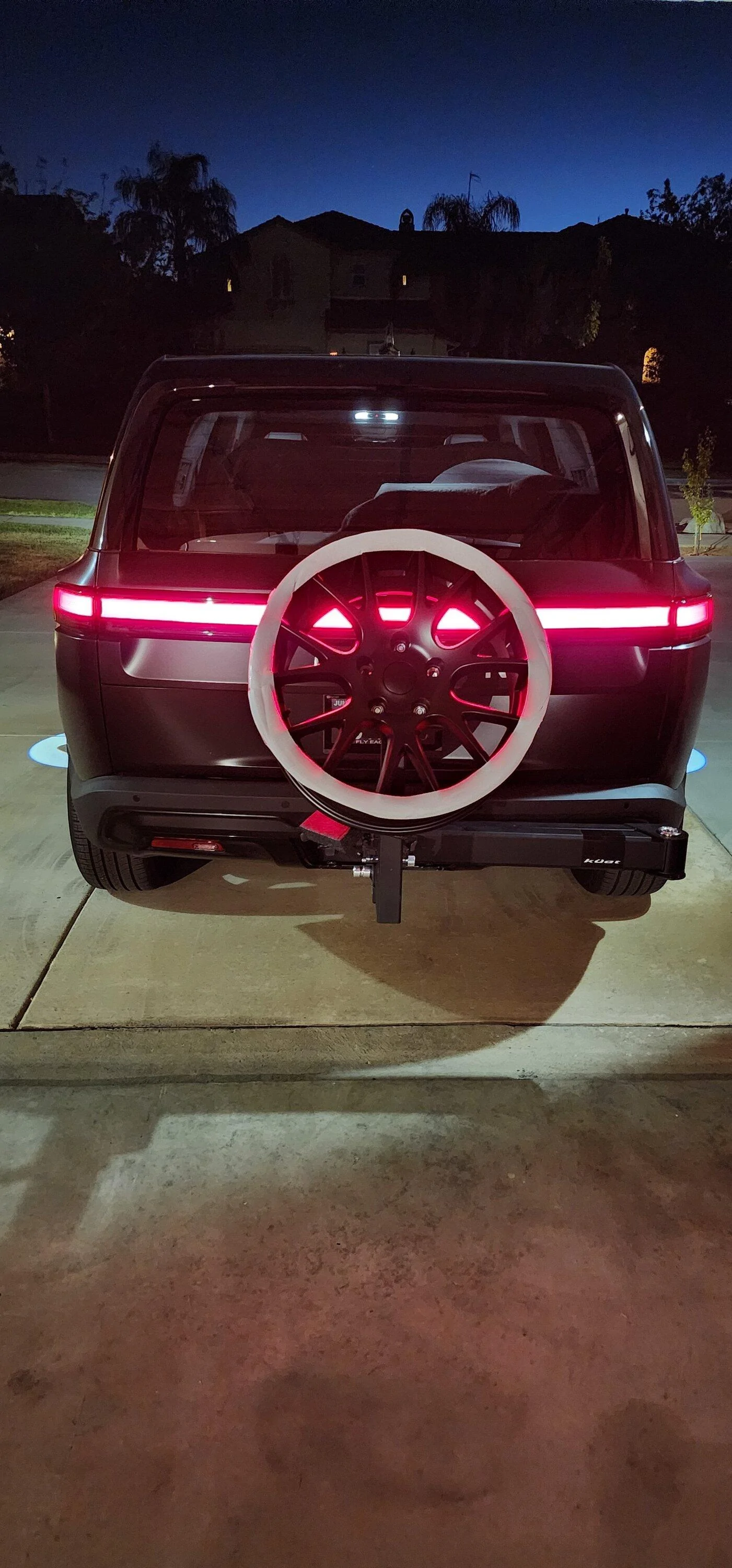 Rivian R1T R1S R1S Spare tire hitch mount options? 20230807_203259