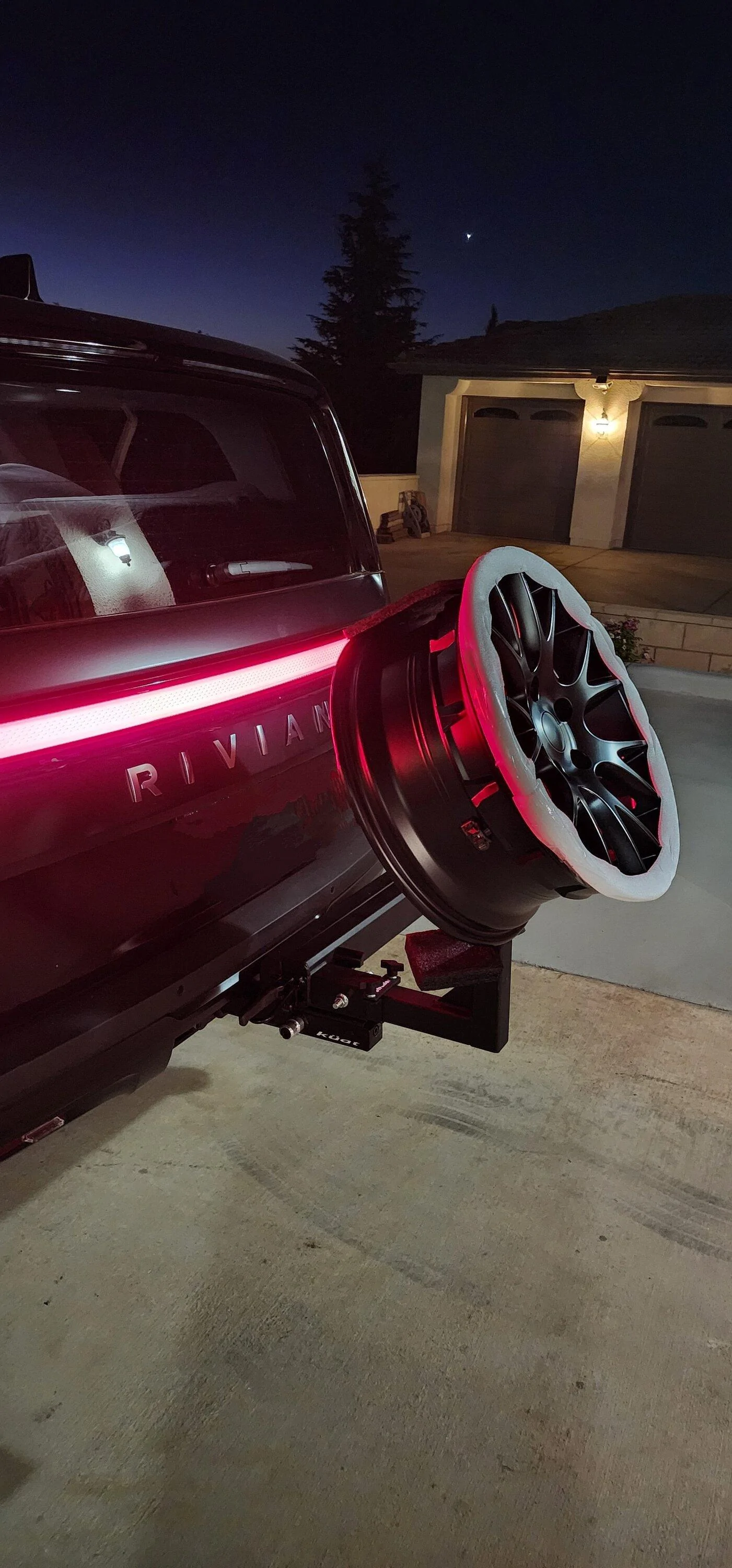 Rivian R1T R1S R1S Spare tire hitch mount options? 20230807_203600~2