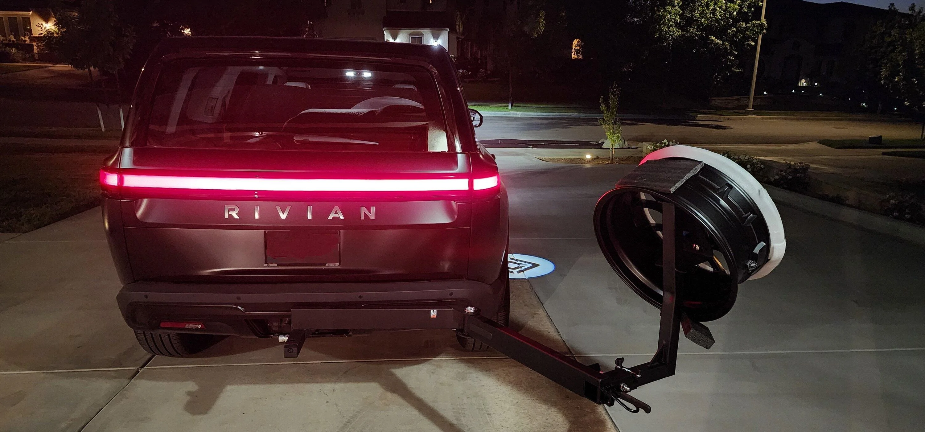 Rivian R1T R1S R1S Spare tire hitch mount options? 20230807_203646~2