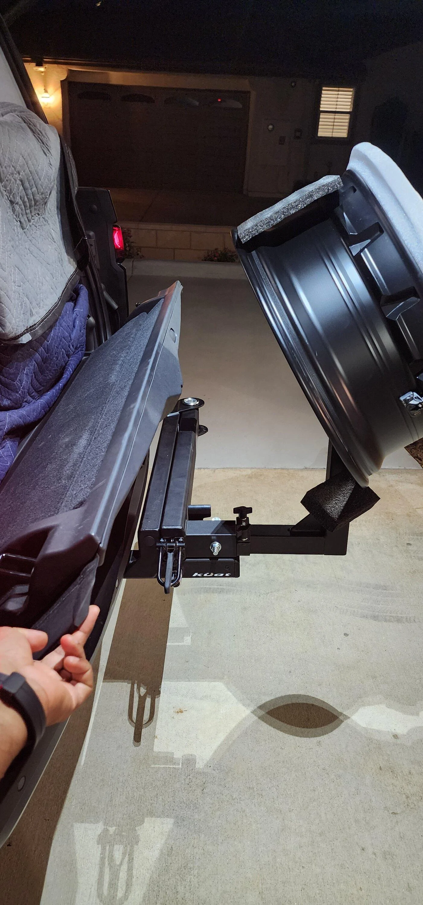 Rivian R1T R1S R1S Spare tire hitch mount options? 20230807_203743