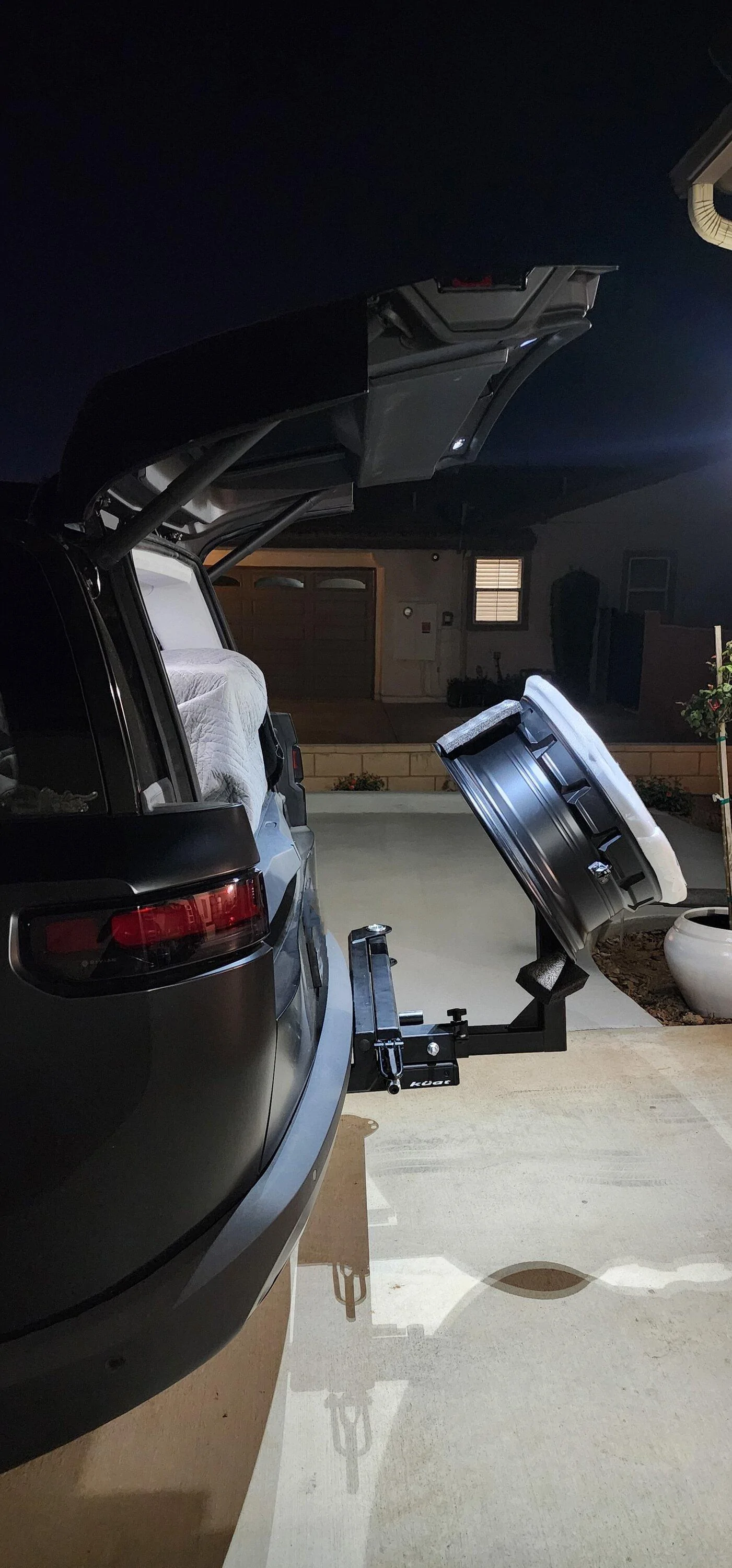 Rivian R1T R1S R1S Spare tire hitch mount options? 20230807_203757~2