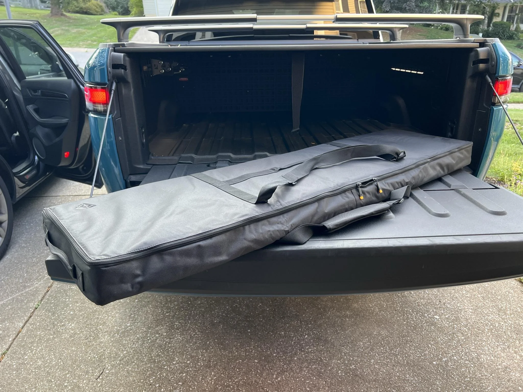 Rivian R1T R1S Have you gotten your manual tonneau cover? IMG_8381
