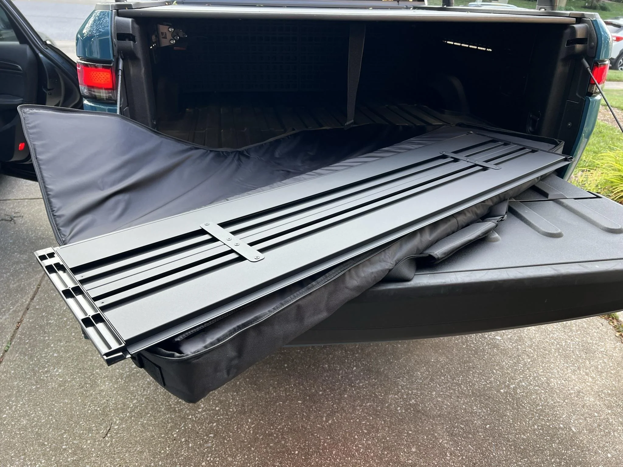 Rivian R1T R1S Have you gotten your manual tonneau cover? IMG_8385