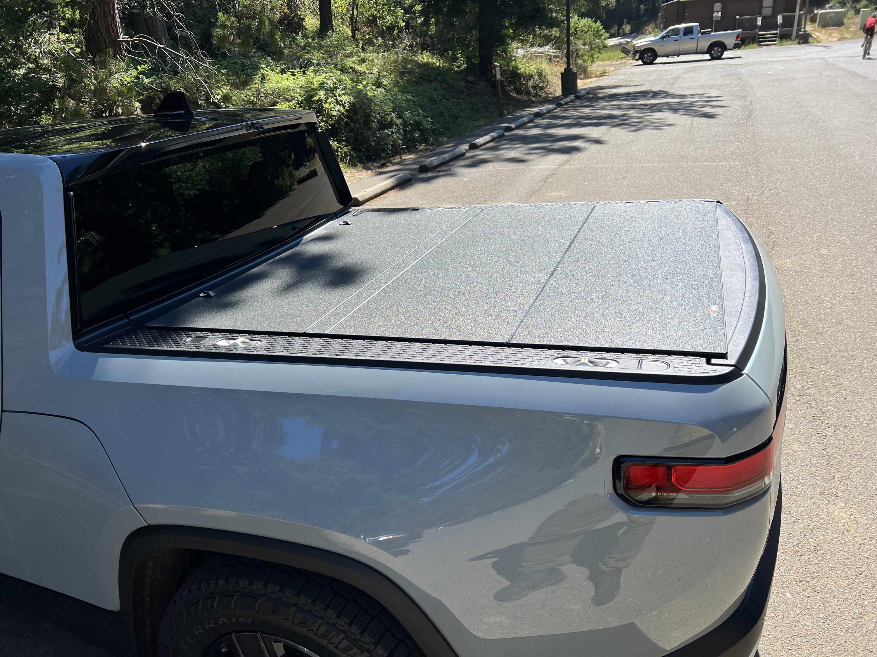 Rivian R1T R1S LOMAX FOLDING HARD COVER IMG_5194