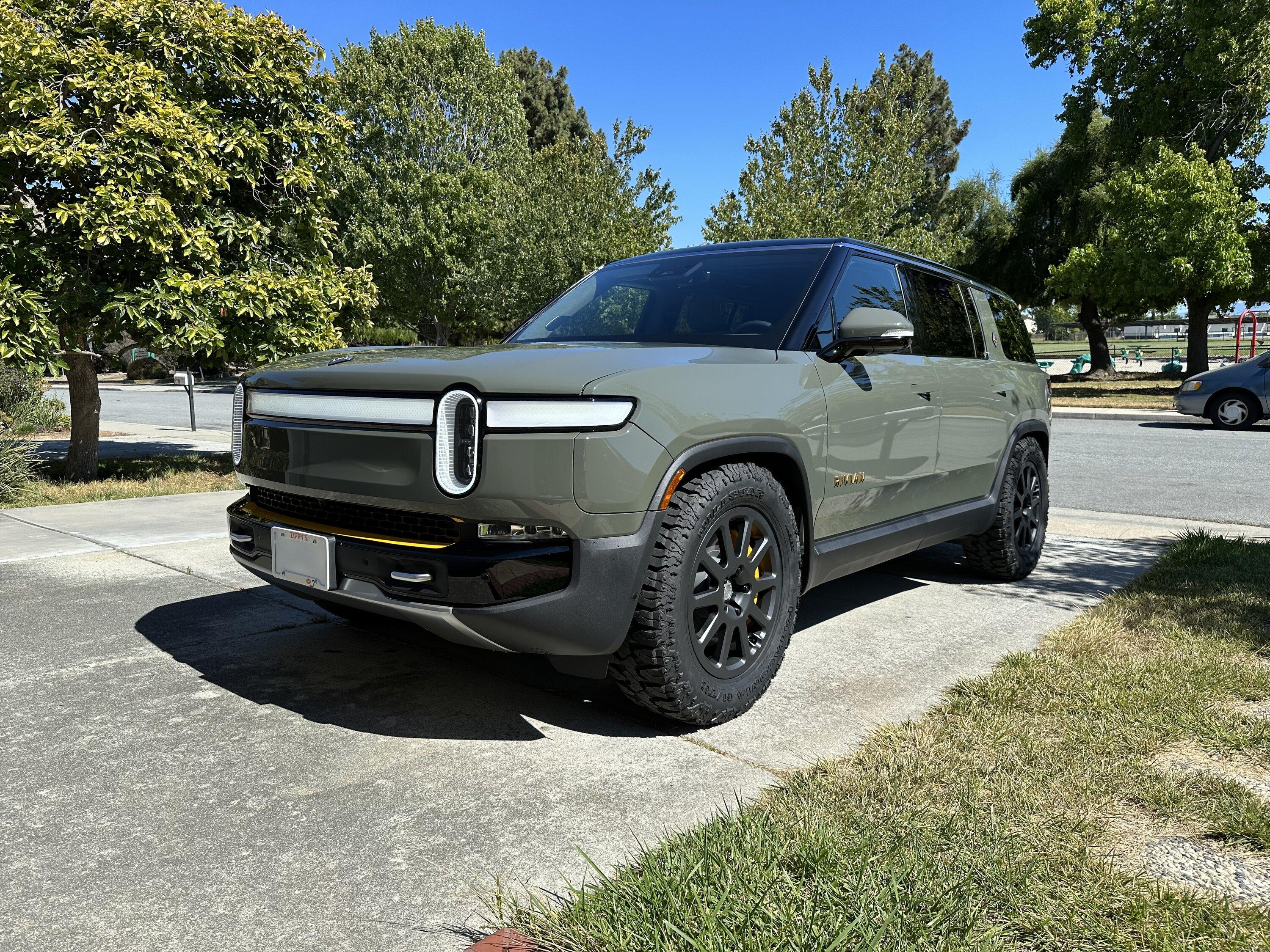 Rivian R1T R1S R1SKY Launch Green R1S Build Thread IMG_1287