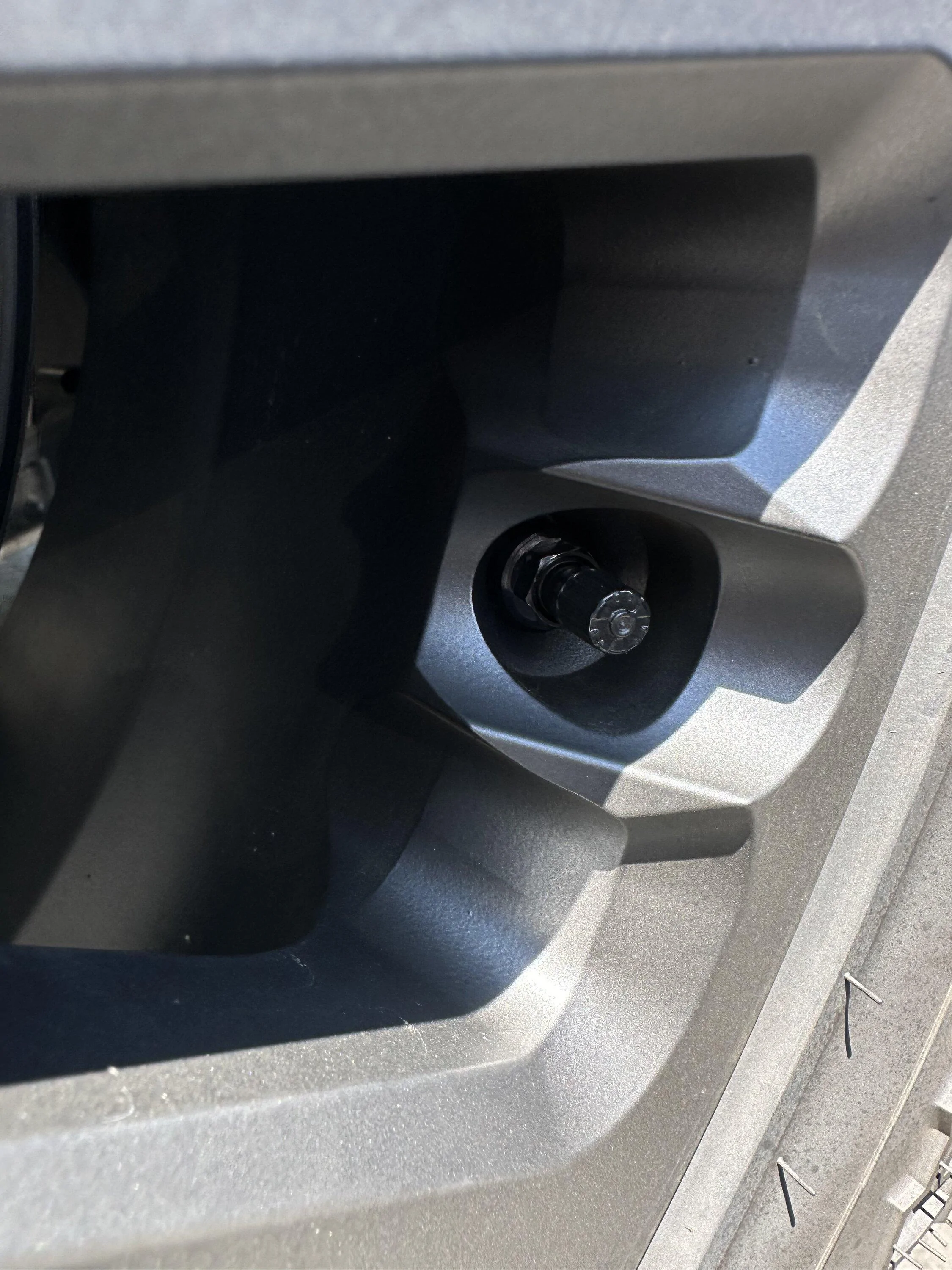 Rivian R1T R1S R1SKY Launch Green R1S Build Thread IMG_1334 2