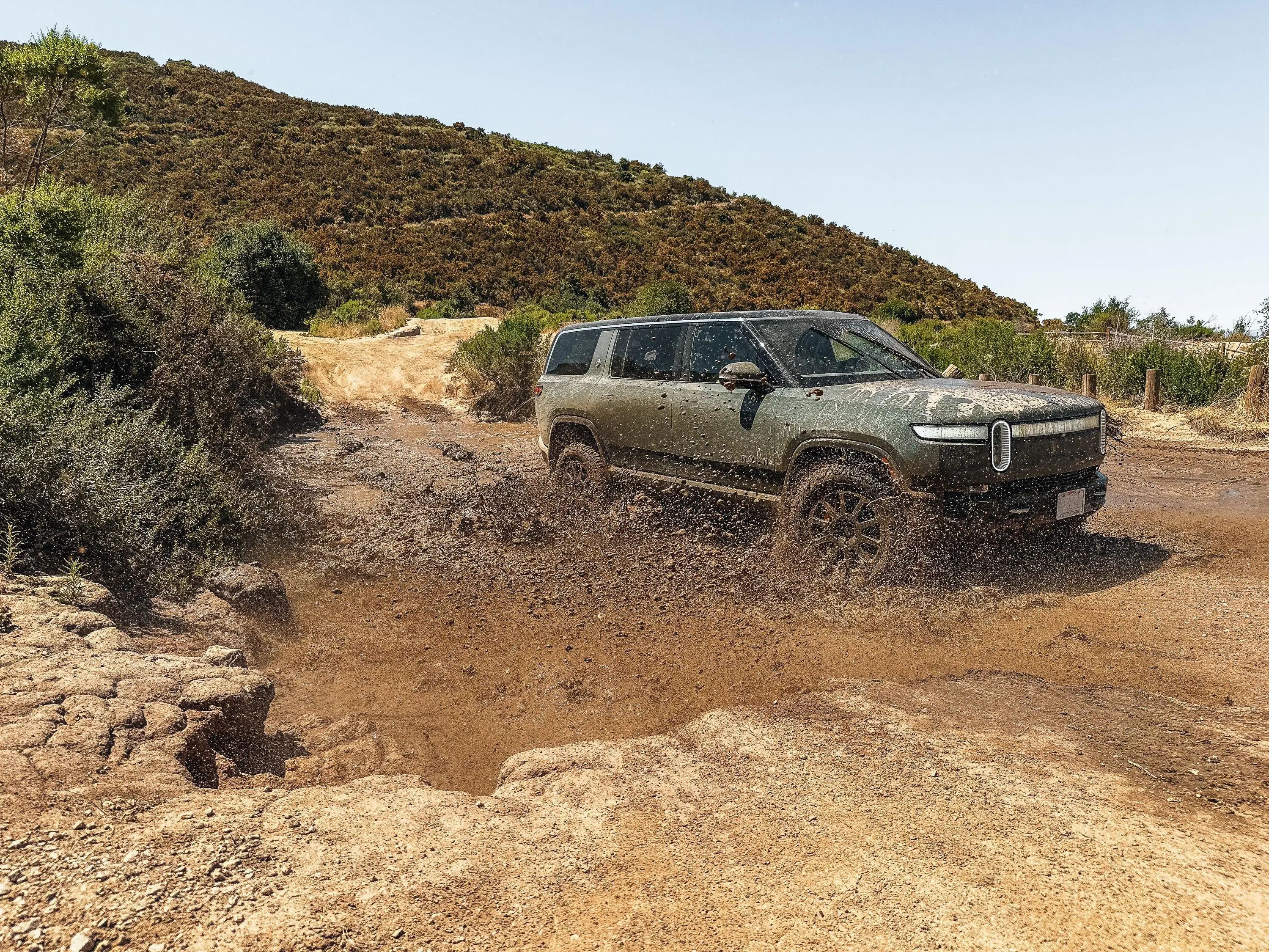 Rivian R1T R1S ? LAUNCH GREEN R1S  Photos img_1415-jpg