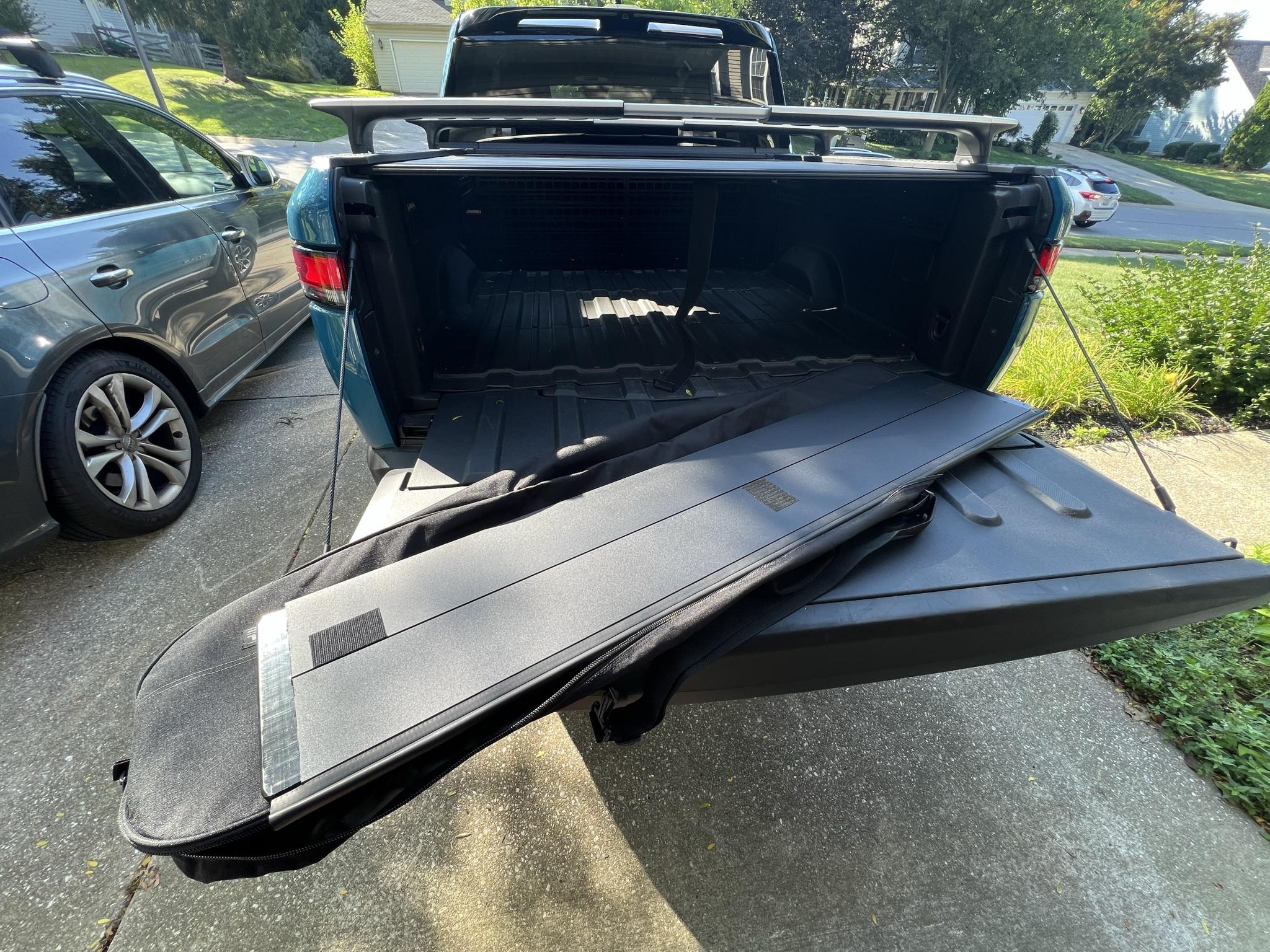 Rivian R1T R1S Interrobang Tonneau Cover with Bag IMG_8393.JPEG