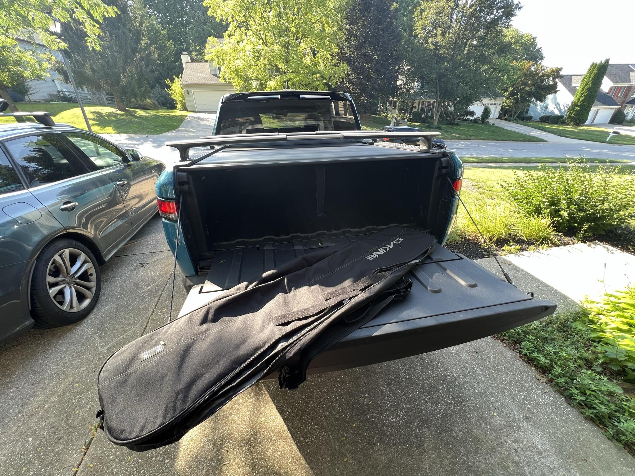 Rivian R1T R1S Interrobang Tonneau Cover with Bag IMG_8394.JPEG