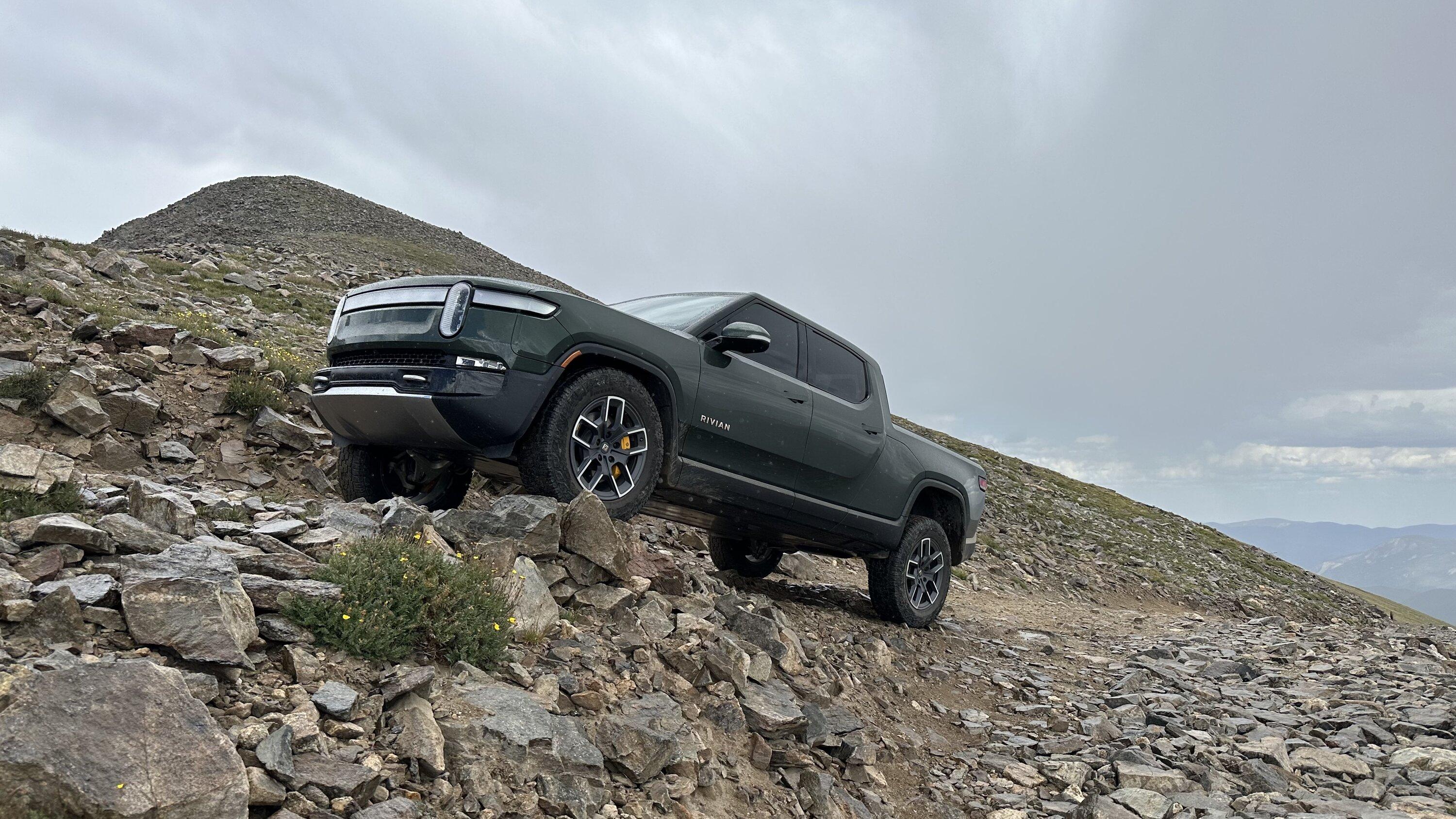 Rivian R1T R1S R1T Off Roading With ICE 4Runner… Someone Broke Down… IMG_7244