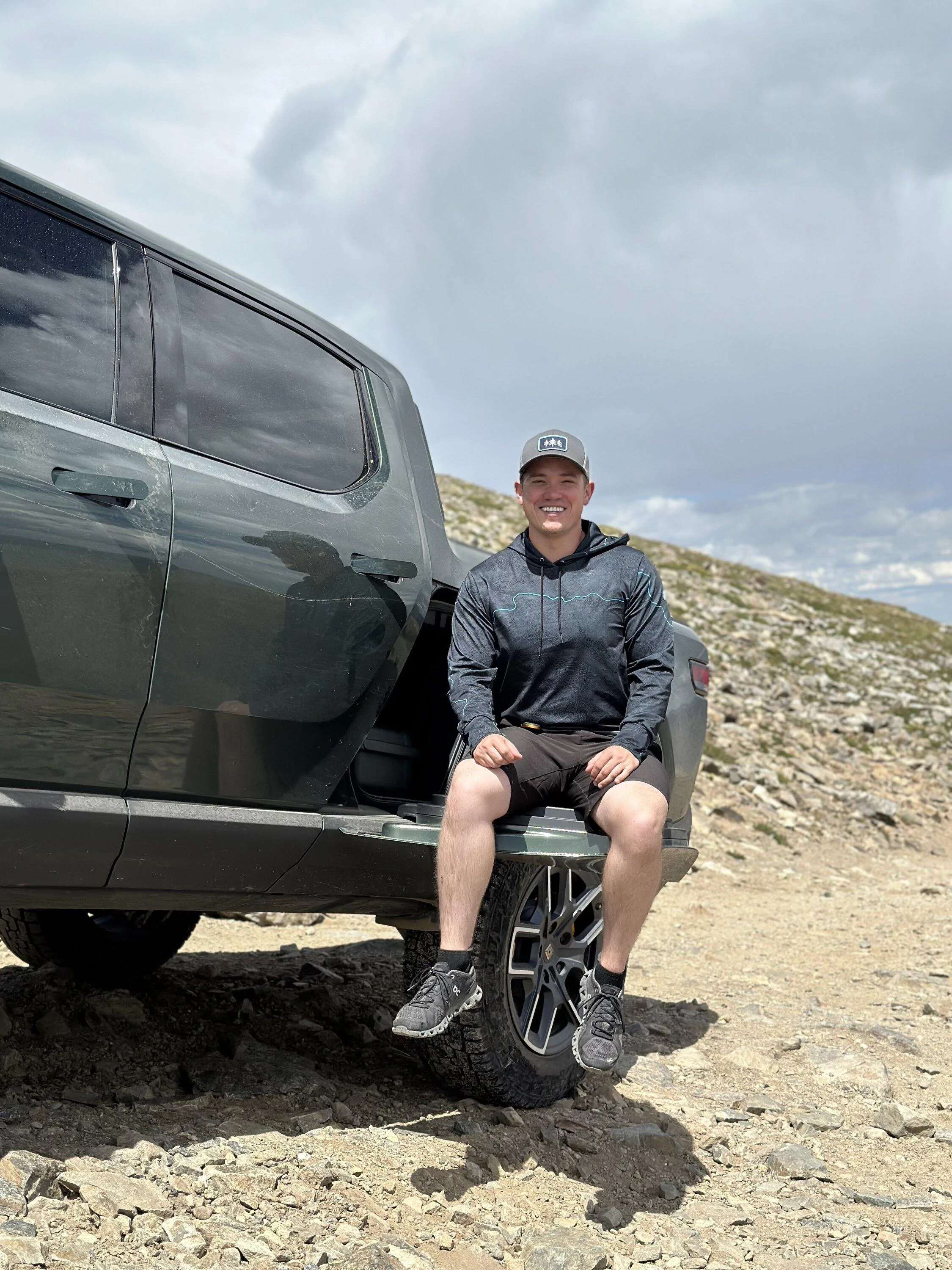 Rivian R1T R1S R1T Off Roading With ICE 4Runner… Someone Broke Down… IMG_7259