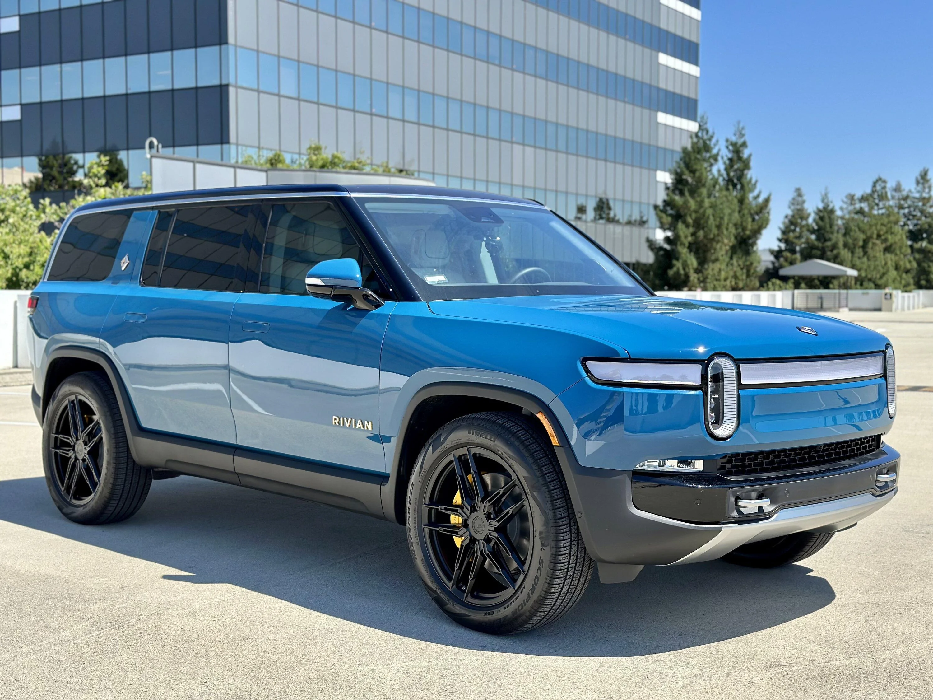 Rivian R1T R1S My 22" BC Forged wheels installed IMG_3407