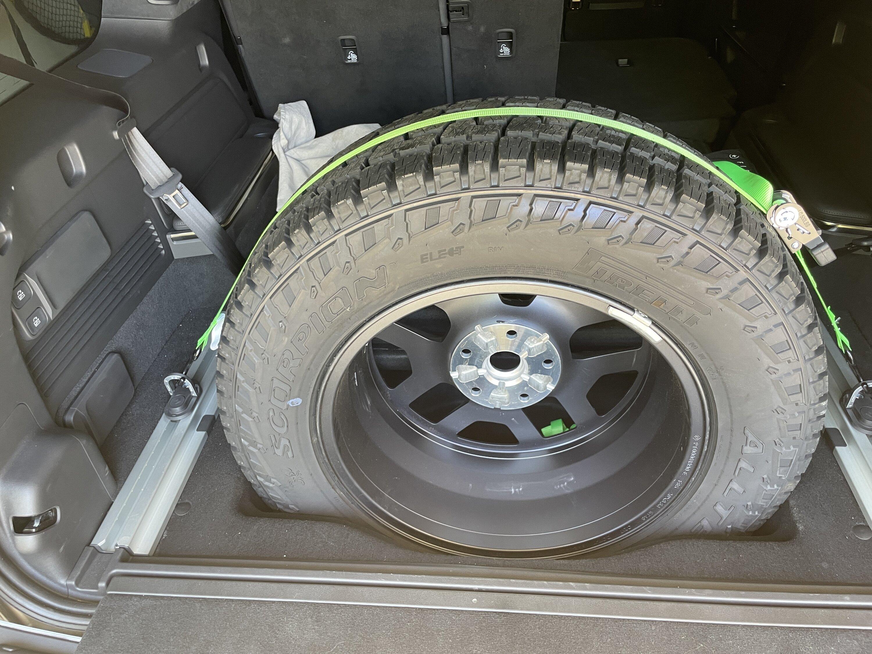 Rivian R1T R1S R1S Spare tire hitch mount options? IMG_3495